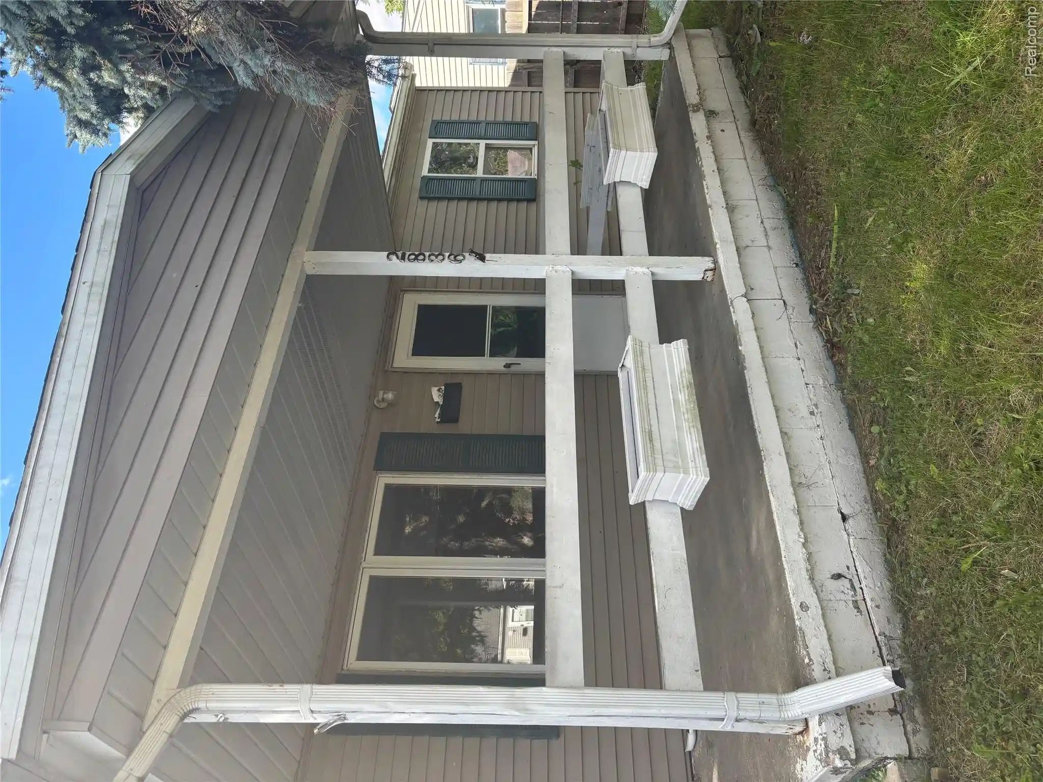 Photo 1 of Single family home for sale at 2836 Thom St, Flint, MI 48506 | MLS# 20261074729 | Listing updated on 2026-10-14
