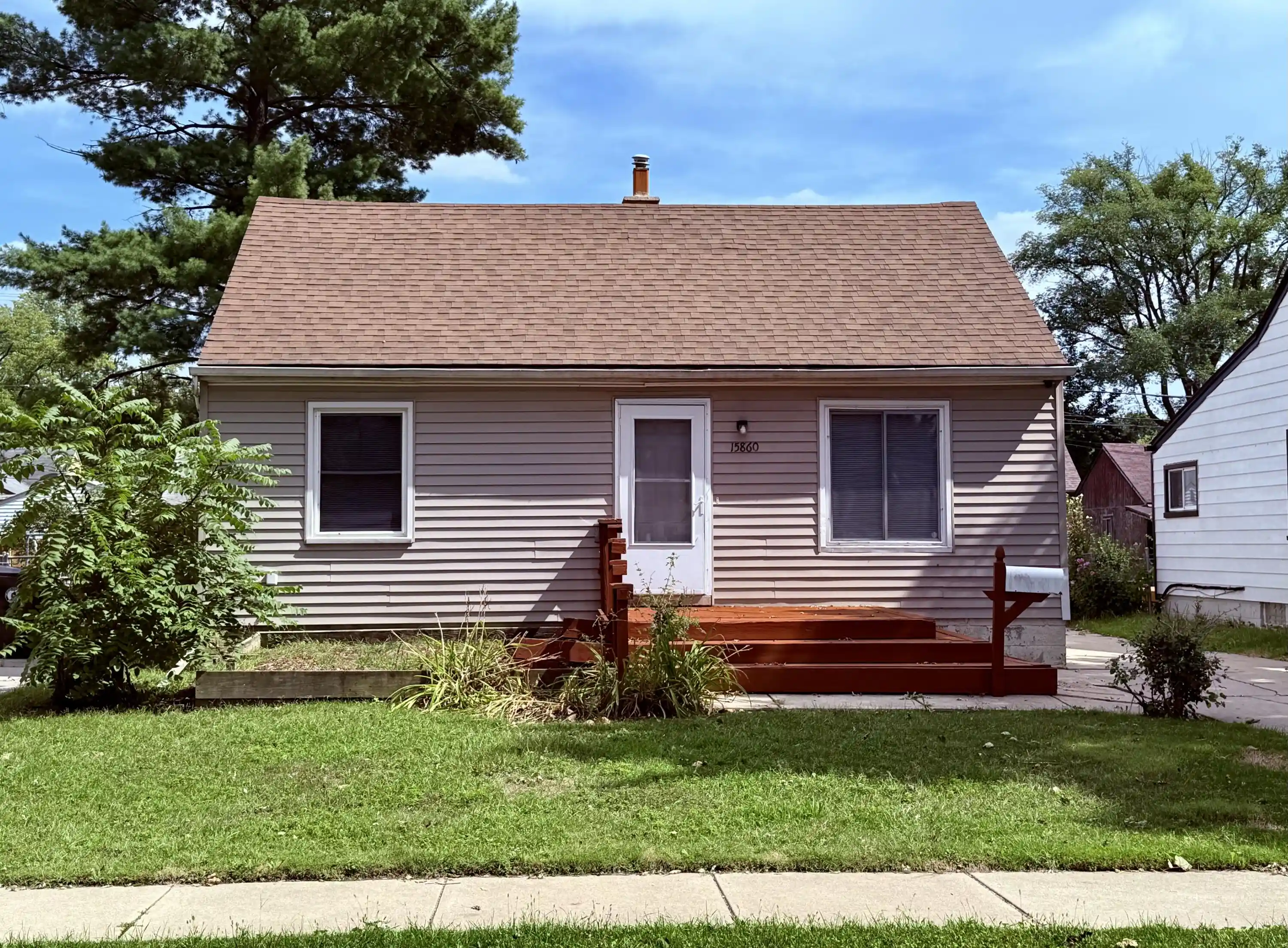 Photo 1 of Sale Pending at 15860 Lexington, Redford, MI 48239 | MLS# 81026049265 | Listing updated on 2026-10-01