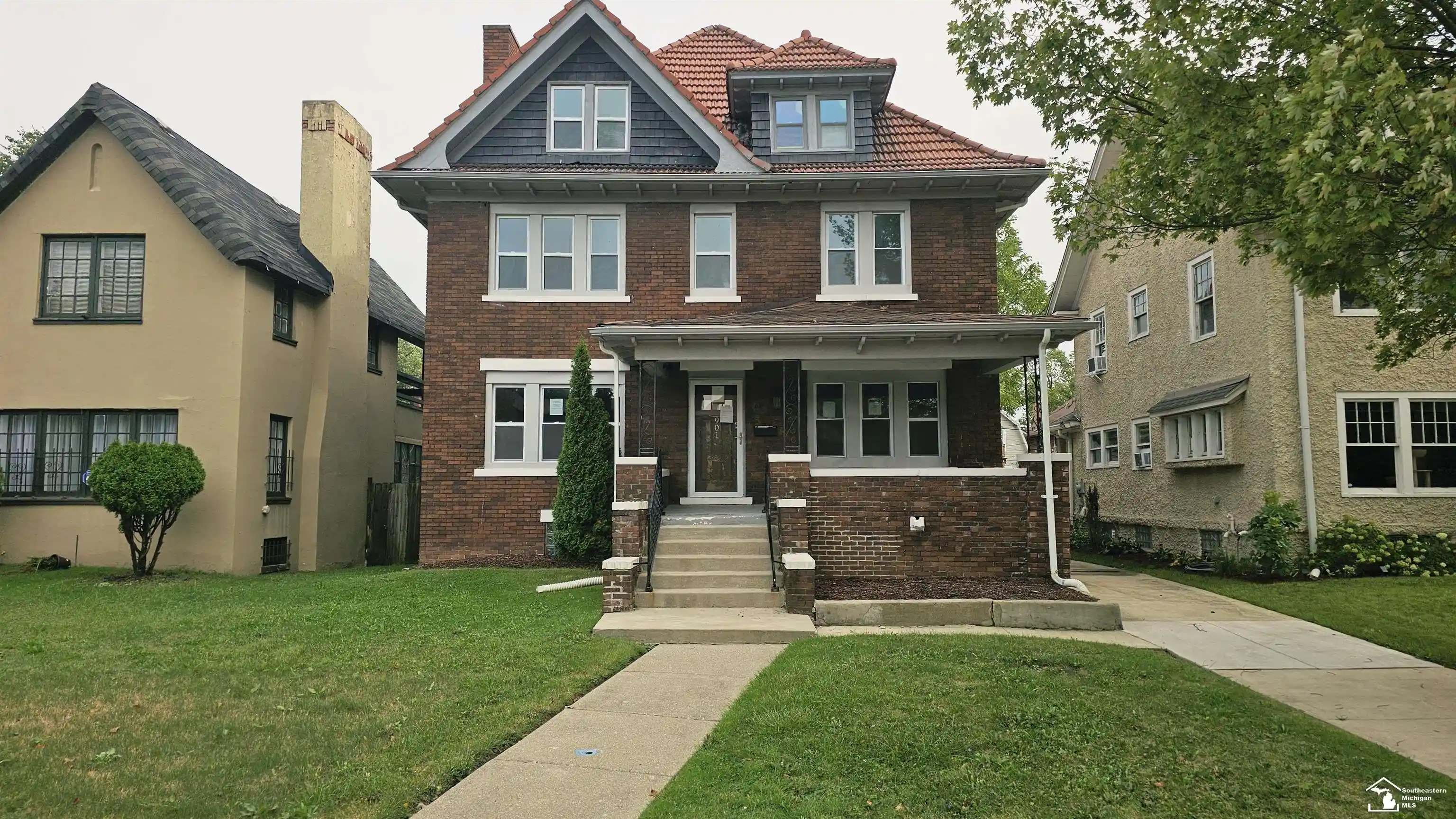 Photo 1 of Single family home for sale at 901 Chicago St, Detroit, MI 48202 | MLS# 57050221963 | Listing updated on 2026-10-20