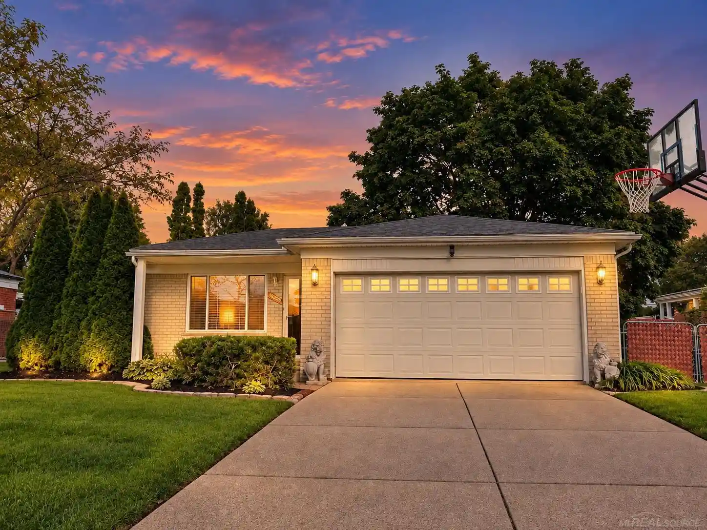Photo 1 of Sale Pending at 32228 Columbus Dr, Warren, MI 48088 | MLS# 58050221968 | Listing updated on 2026-10-15
