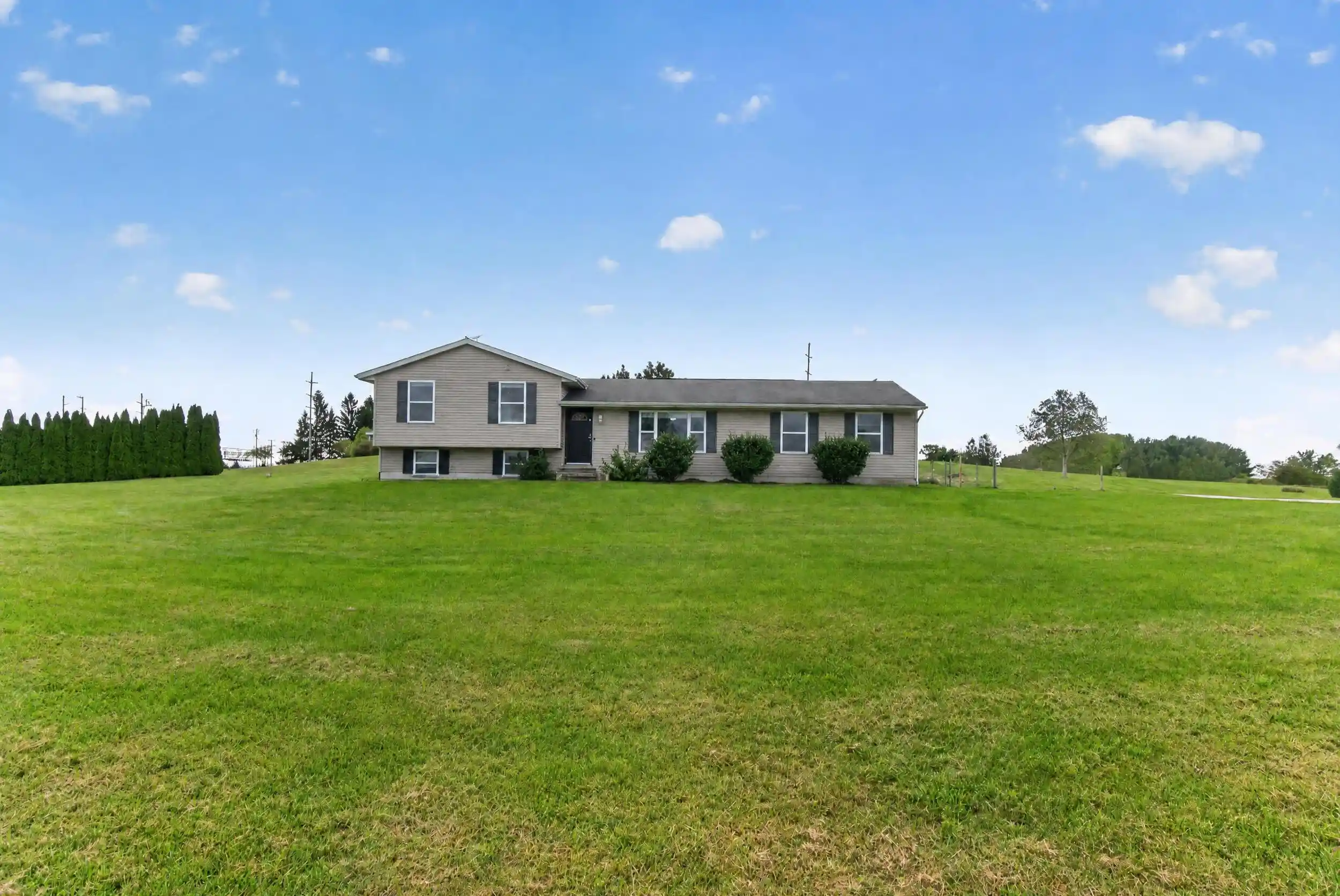 Photo 1 of Single family home for sale at 16027 Whippoorwill Ct, Manchester, MI 48158 | MLS# 81026049295 | Listing updated on 2026-09-18