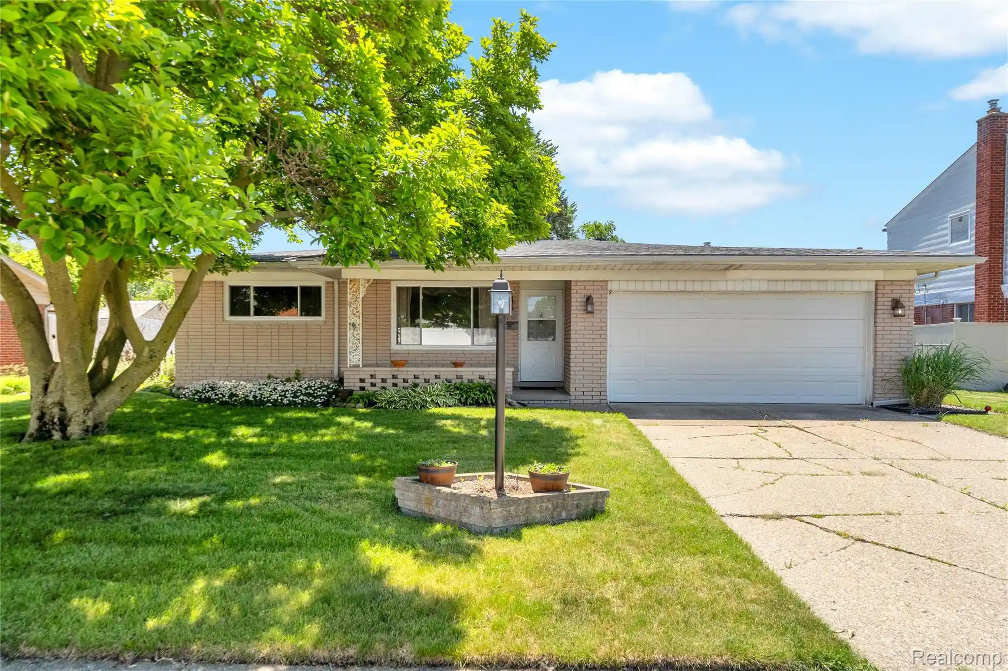 Photo 1 of Sale Pending at 4840 Iowa Dr, Warren, MI 48092 | MLS# 20261074906 | Listing updated on 2026-09-29