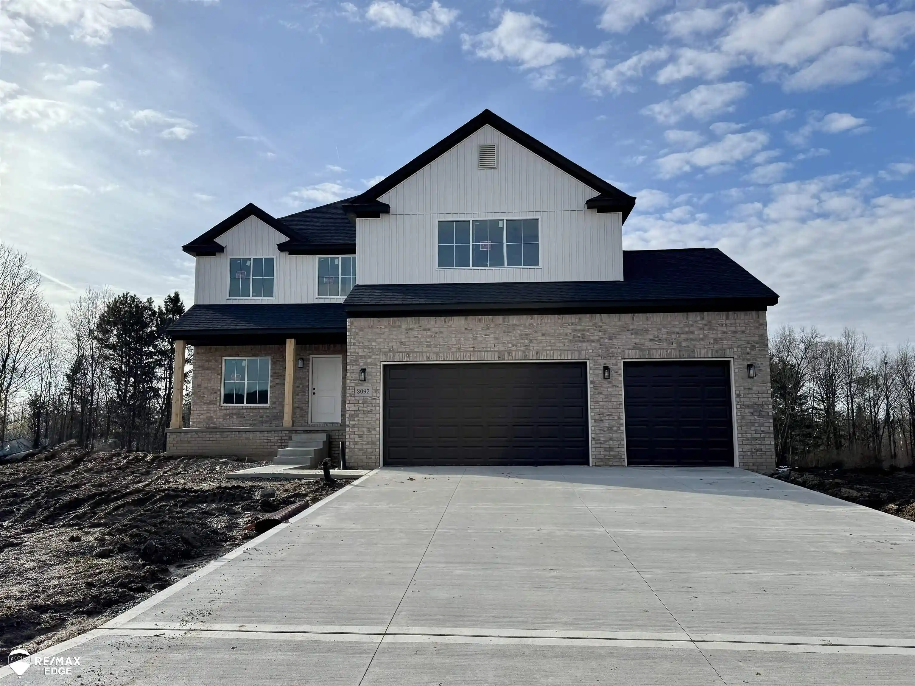 Photo 1 of Single family home for sale at 8311 Peninsula Cir, Grand Blanc, MI 48439 | MLS# 5050222001 | Listing updated on 2026-09-17