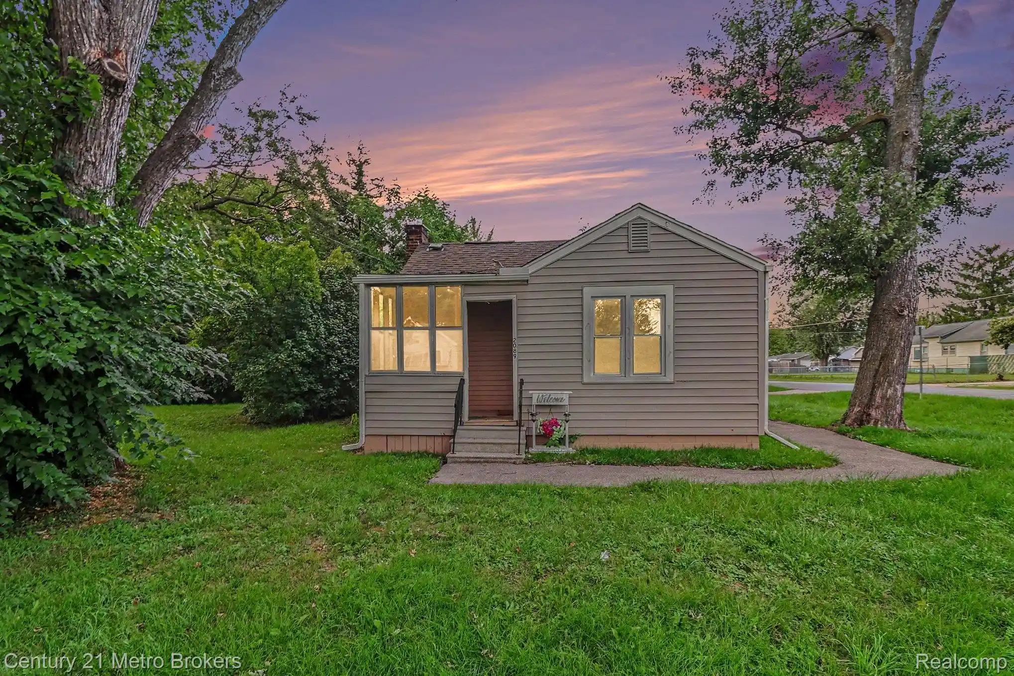 Photo 1 of Single family home for sale at 2089 Brady Ave, Burton, MI 48529 | MLS# 20261075070 | Listing updated on 2026-10-14