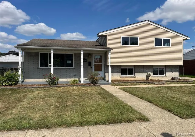 Photo 1 of Single family home for sale at 2535 Camel Dr, Sterling Heights, MI 48310 | MLS# 20261075071 | Listing updated on 2026-10-28