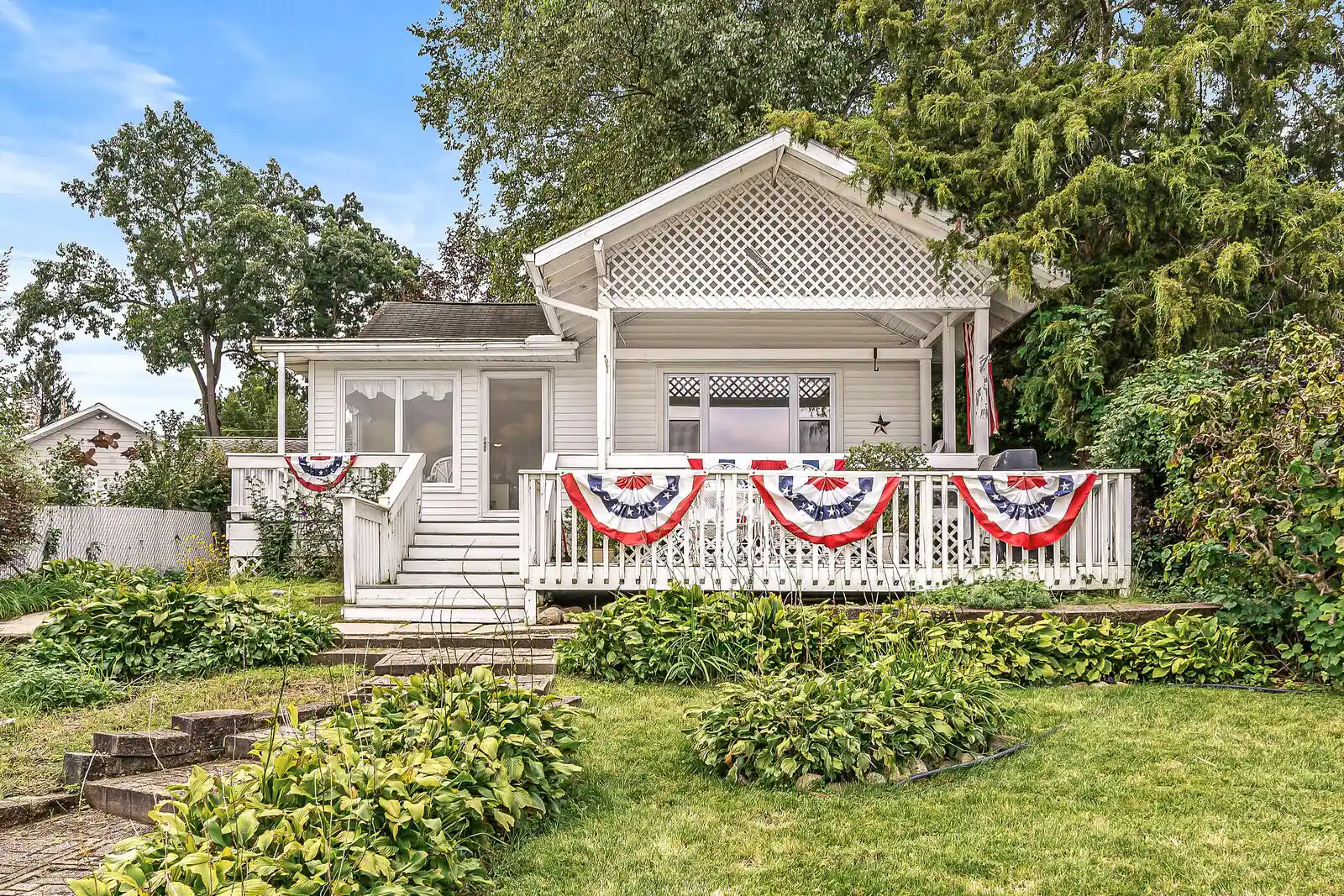 Photo 1 of Single family home for sale at 23806 S Shore Dr, Edwardsburg, MI 49112 | MLS# 69026049462 | Listing updated on 2026-09-22