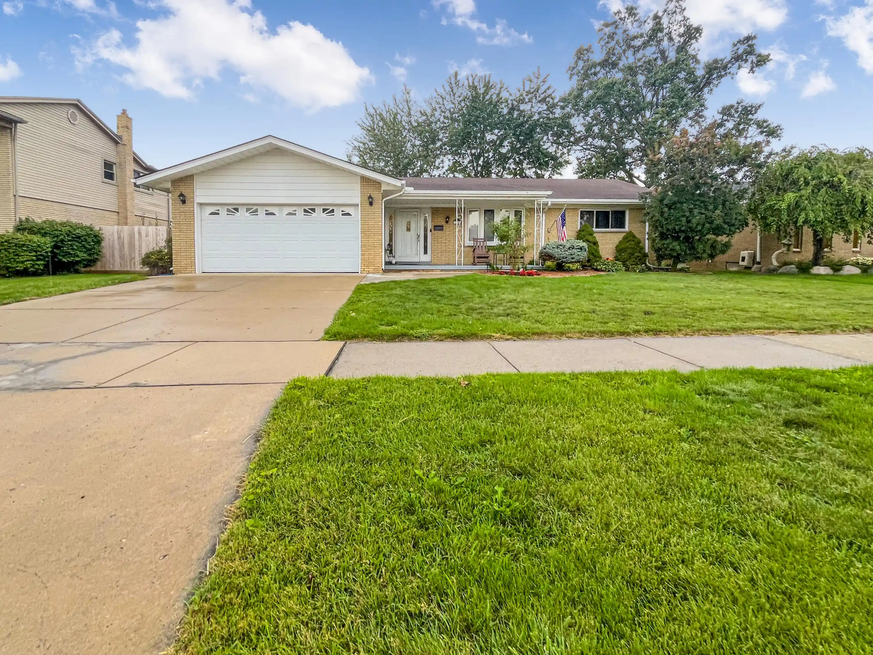 Photo 1 of Sale Pending at 17828 Devonshire St, Riverview, MI 48193 | MLS# 81026049475 | Listing updated on 2026-10-14
