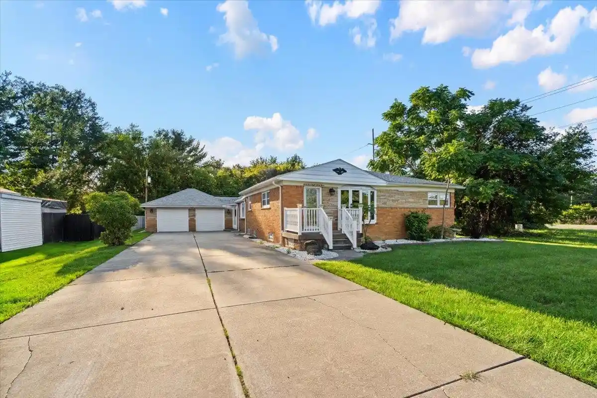 Photo 1 of Single family home for sale at 44833 Maddelein St, Clinton Township, MI 48036 | MLS# 58050222049 | Listing updated on 2026-10-21