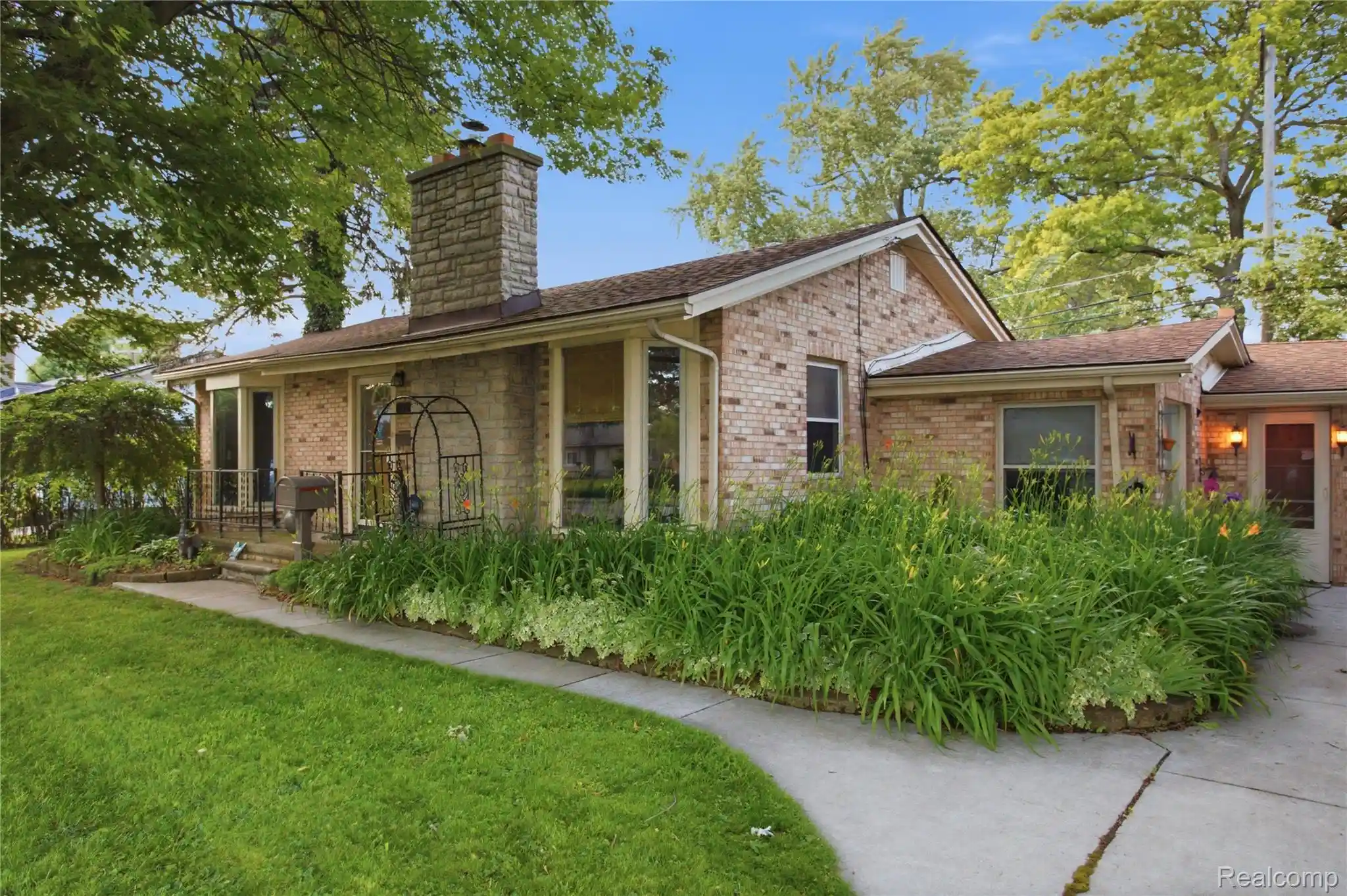 Photo 1 of Single family home for sale at 21211 Ardmore Park Dr, Saint Clair Shores, MI 48081 | MLS# 20261075135 | Listing updated on 2026-10-28