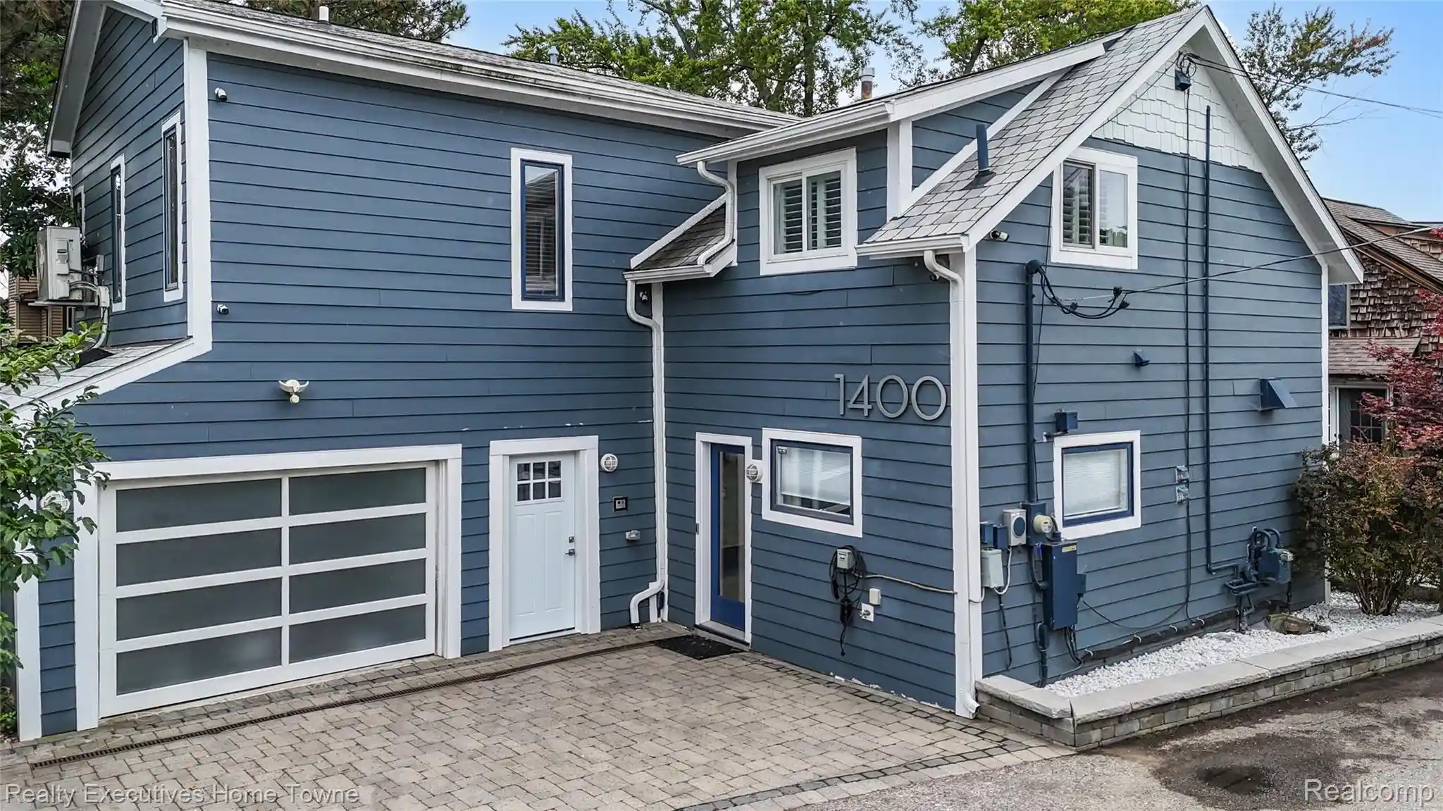 Photo 1 of Single family home for sale at 1400 Rossdale Dr, Waterford, MI 48328 | MLS# 20261075163 | Listing updated on 2026-09-19