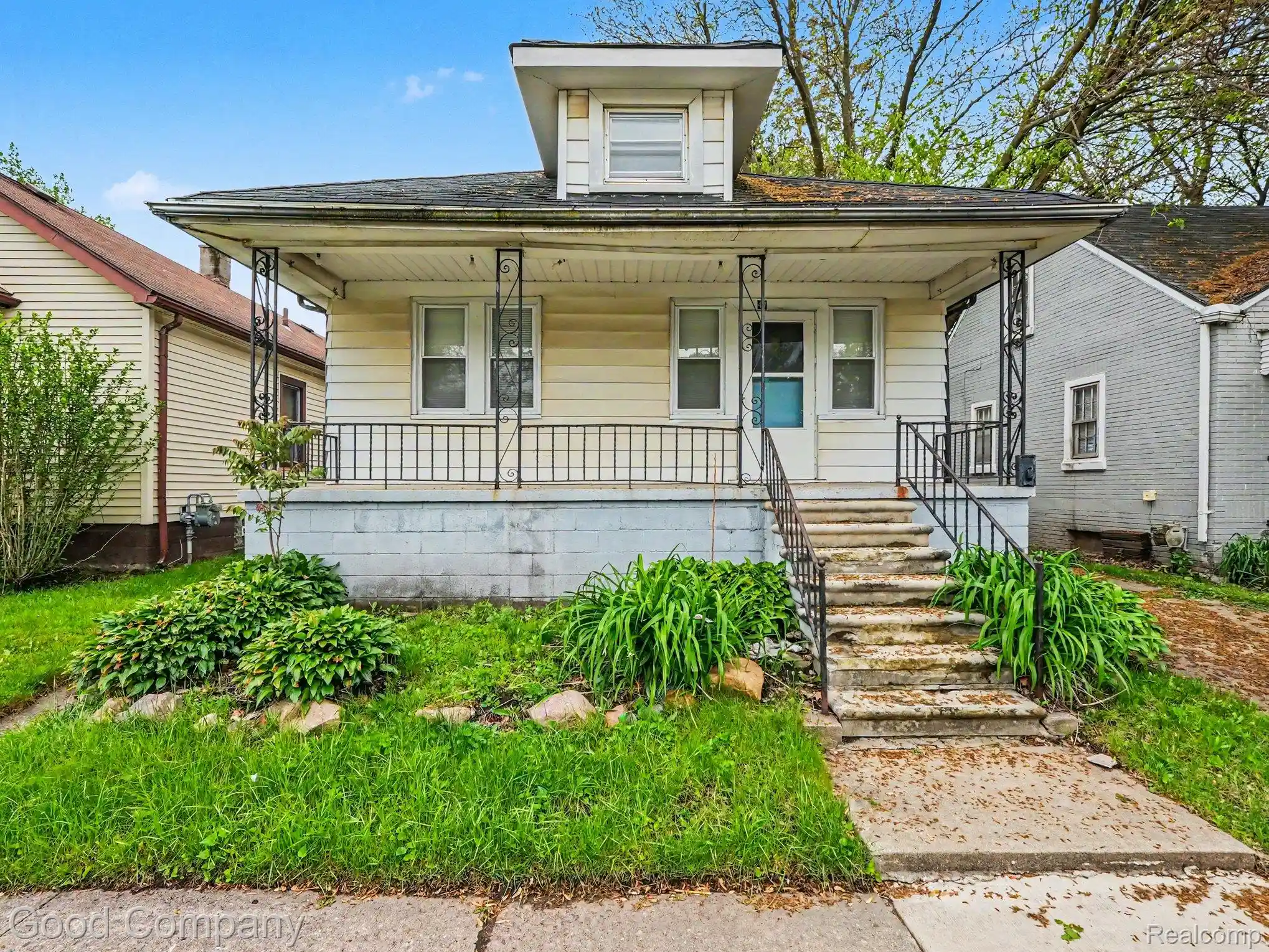 Photo 1 of Single family home for sale at 47 W Rockwood St, Ecorse, MI 48229 | MLS# 20261075183 | Listing updated on 2026-10-27