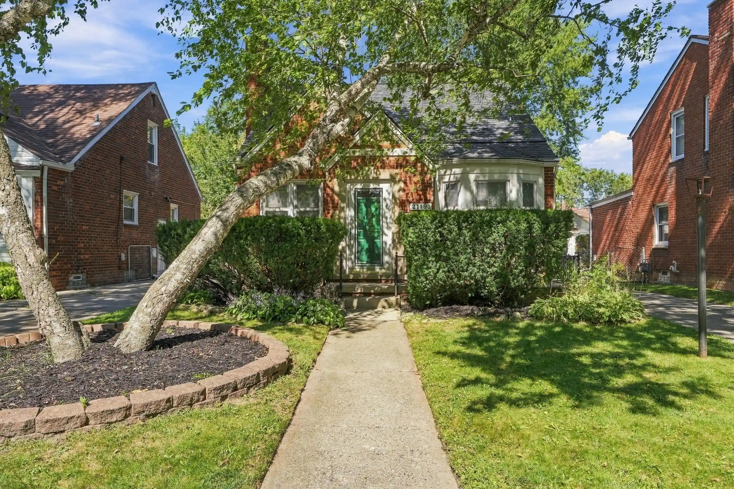 Photo 1 of Single family home for sale at 21191 Lochmoor St, Harper Woods, MI 48225 | MLS# 81026049553 | Listing updated on 2026-10-19