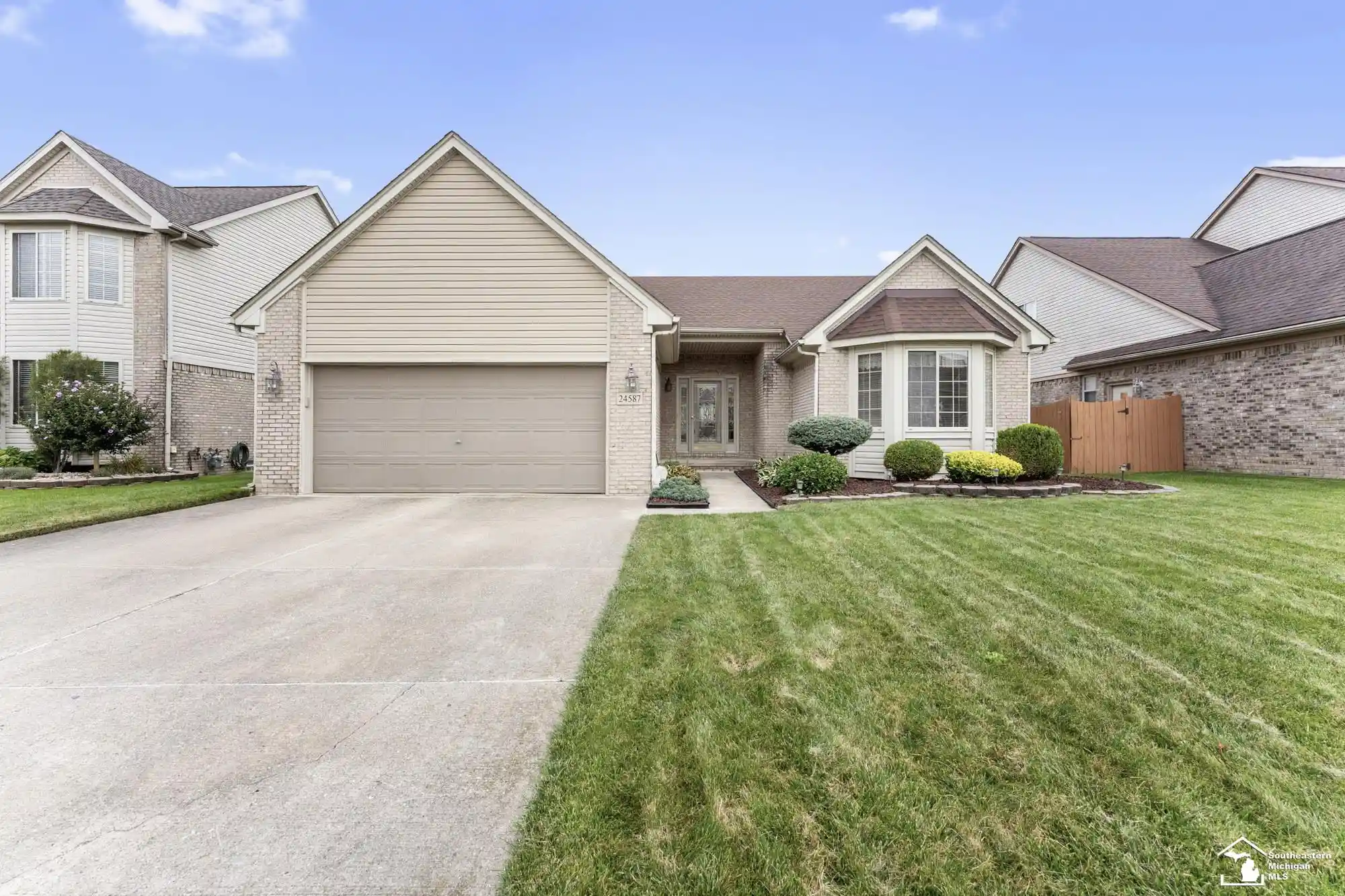 Photo 1 of Sale Pending at 24587 Brentwood Dr, Trenton, MI 48183 | MLS# 57050222093 | Listing updated on 2026-10-21