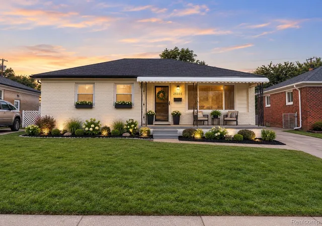 Photo 1 of Single family home for sale at 25335 Pattow St, Roseville, MI 48066 | MLS# 20261075245 | Listing updated on 2026-10-29