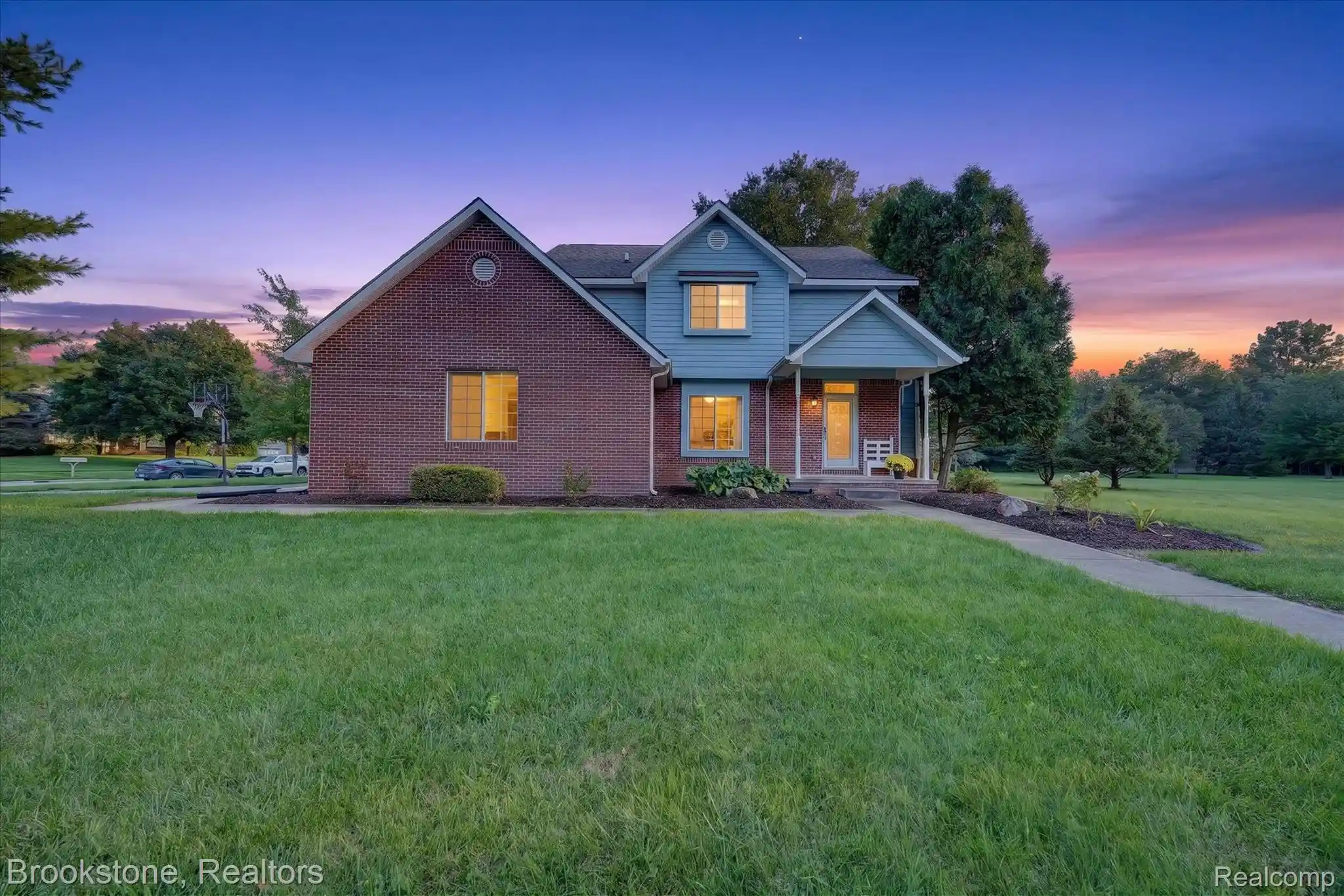 Photo 1 of Single family home for sale at 5390 Dillon Dr, White Lake, MI 48383 | MLS# 20261075269 | Listing updated on 2026-09-25
