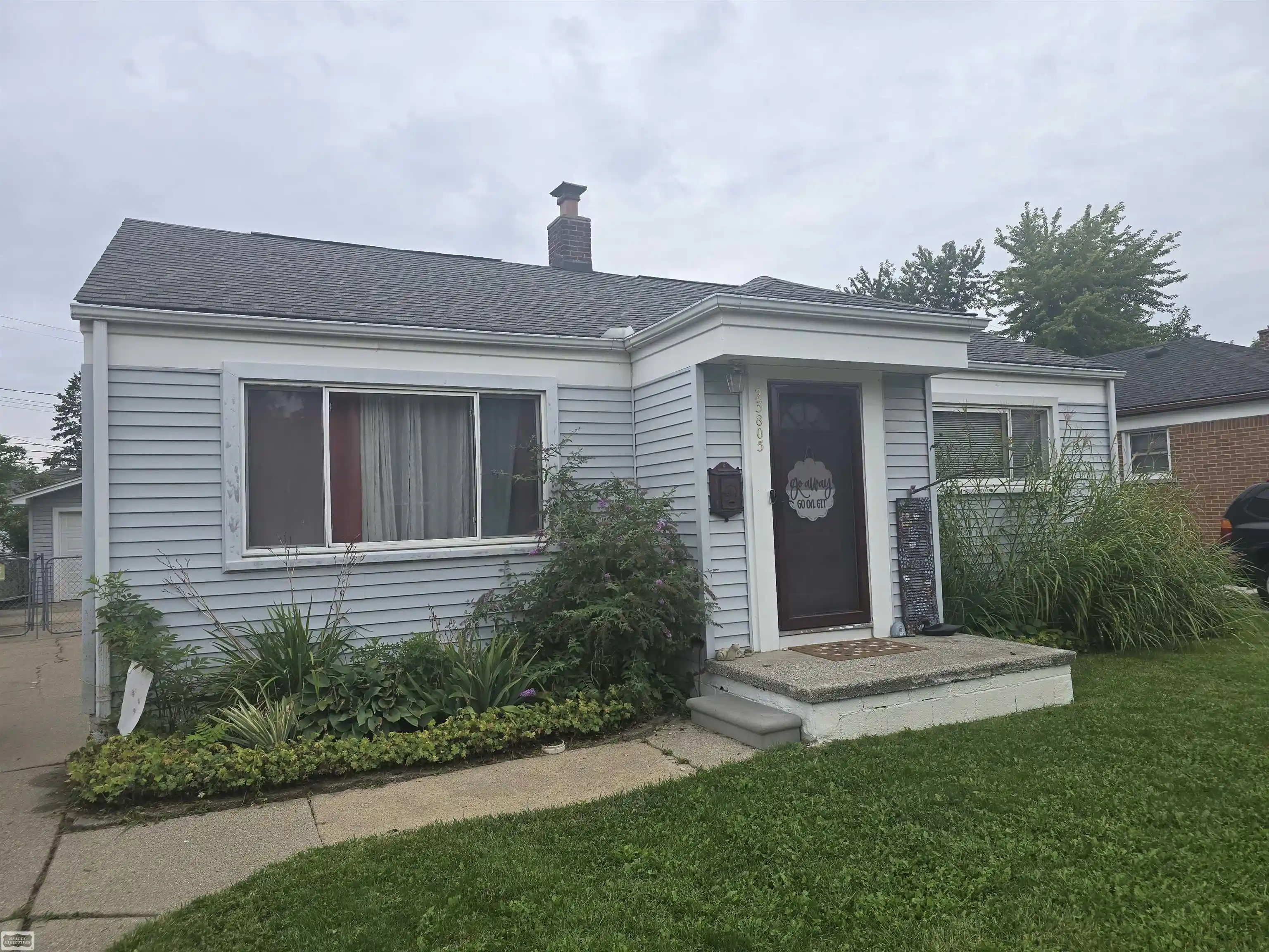 Photo 1 of Sale Pending at 23805 Cushing Ave, Eastpointe, MI 48021 | MLS# 58050222115 | Listing updated on 2026-10-19