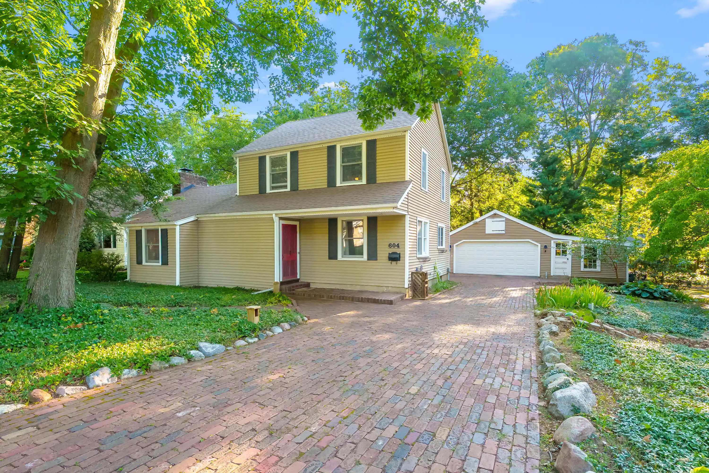 Photo 1 of Single family home for sale at 604 Jenks Blvd, Kalamazoo, MI 49006 | MLS# 66026049610 | Listing updated on 2026-10-17