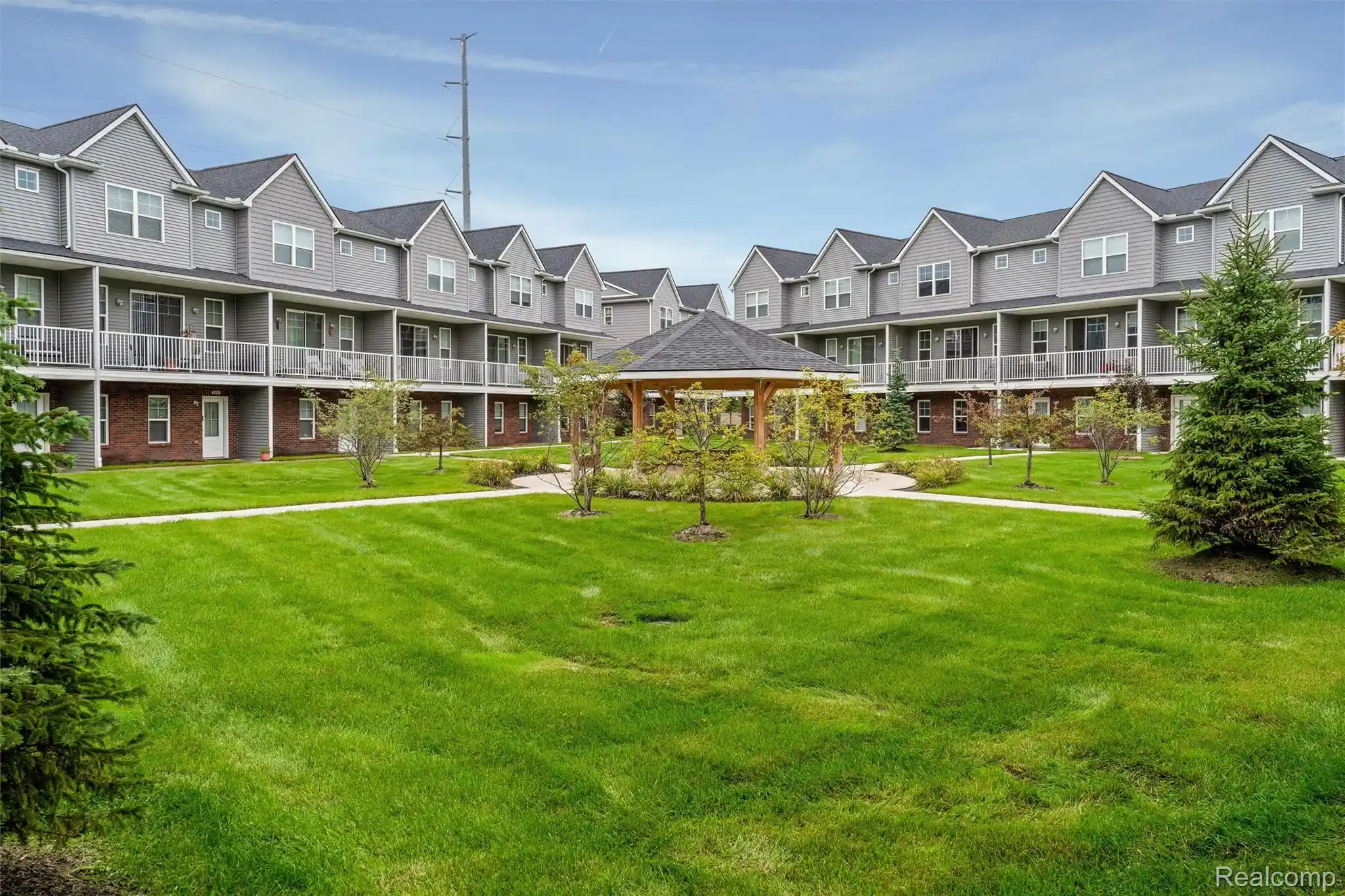 Photo 1 of Condo for sale at 3971 Trailwaycommons Cir, Auburn Hills, MI 48326 | MLS# 20261075273 | Listing updated on 2026-10-31