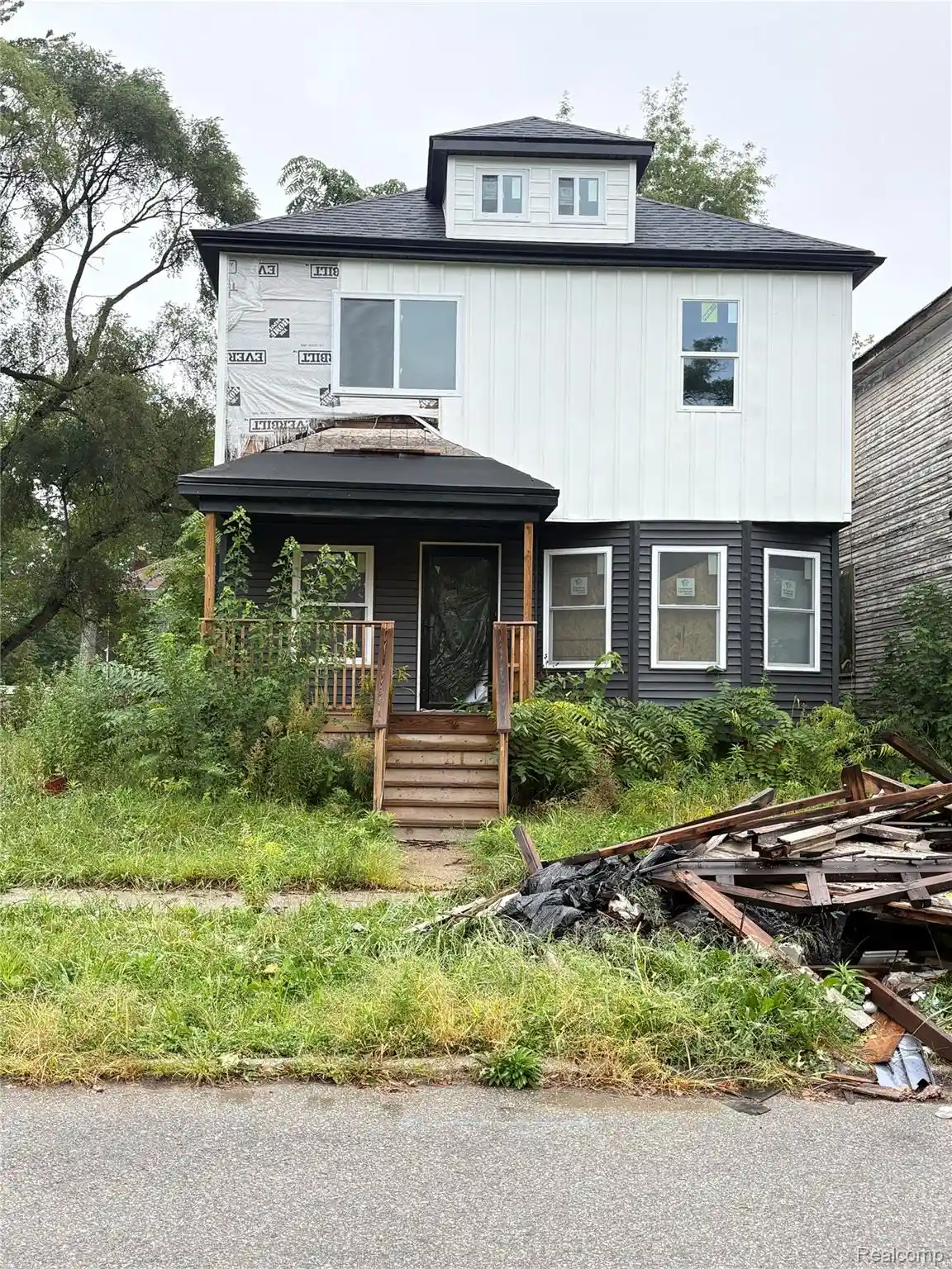 Photo 1 of Single family home for sale at 4770 Seminole St, Detroit, MI 48214 | MLS# 20261075360 | Listing updated on 2026-09-21
