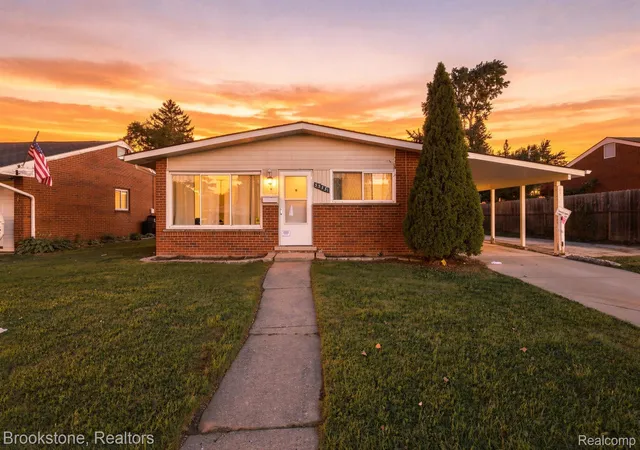 Photo 1 of Single family home for sale at 35531 N Little Mack Ave, Clinton Township, MI 48035 | MLS# 20261075362 | Listing updated on 2026-10-29