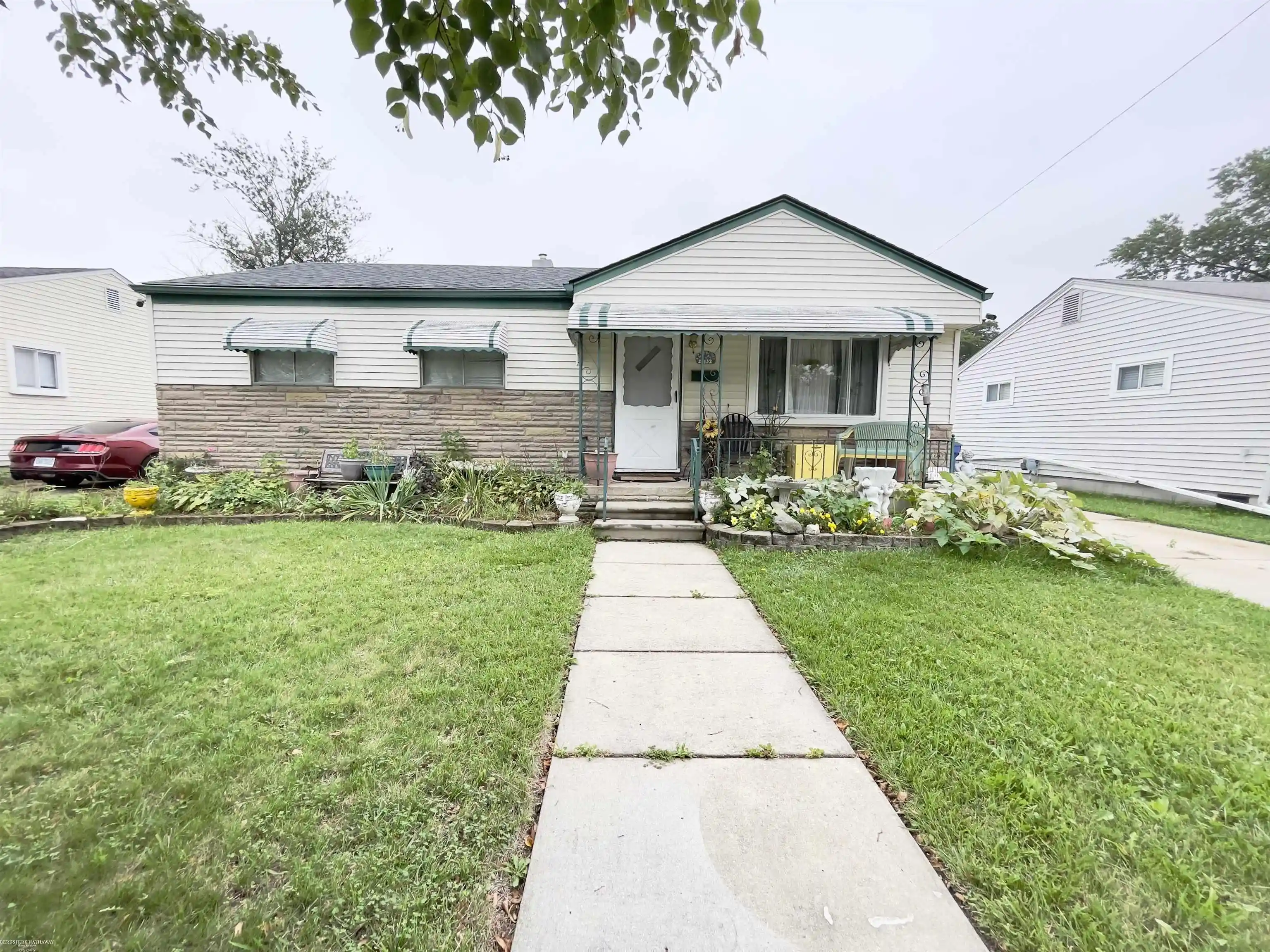 Photo 1 of Sale Pending at 22132 Masch St, Warren, MI 48091 | MLS# 58050222182 | Listing updated on 2026-09-21
