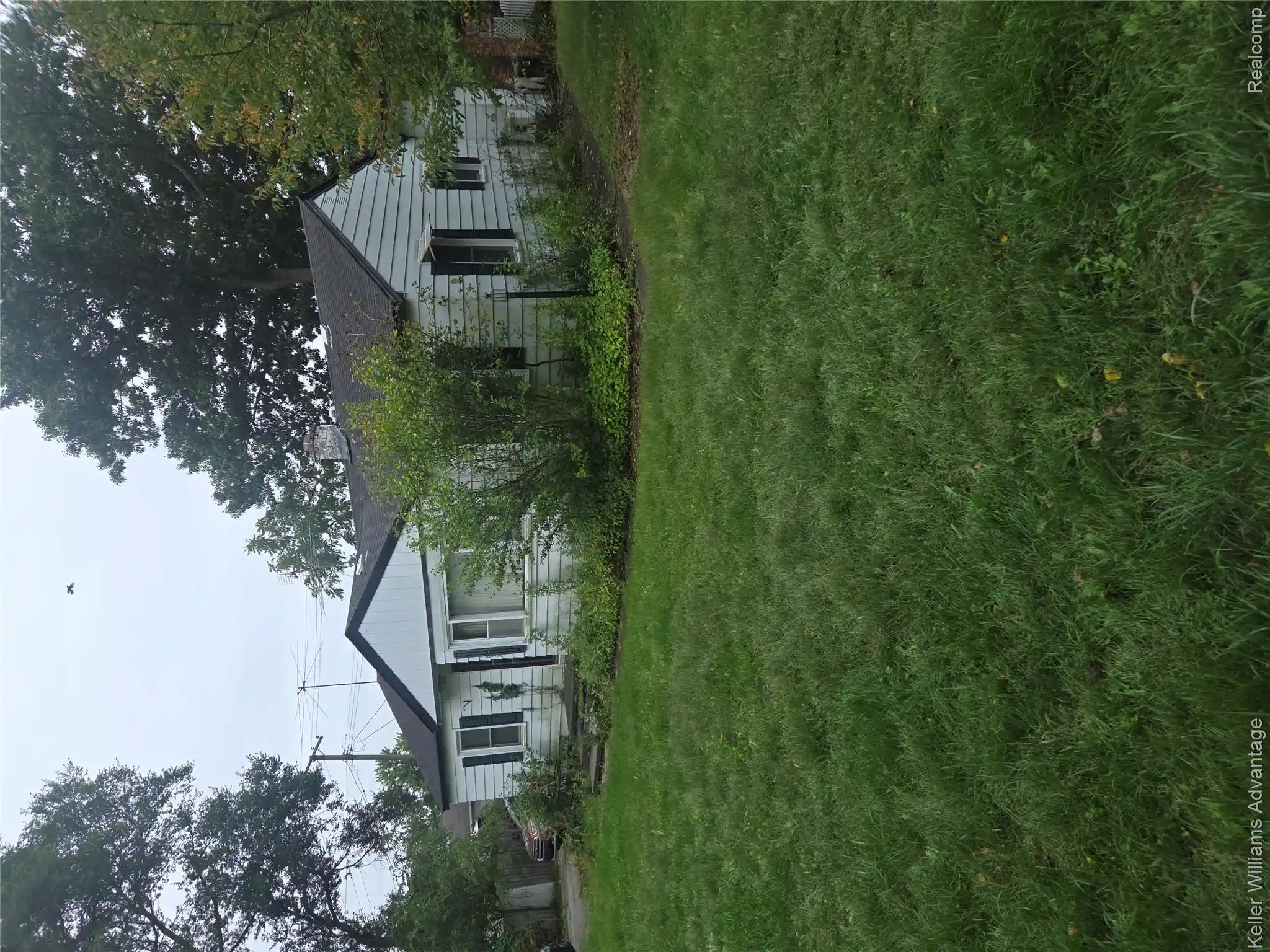 Photo 1 of Sale Pending at 3835 Oak Knoll Rd, Waterford, MI 48328 | MLS# 20261075490 | Listing updated on 2026-09-19