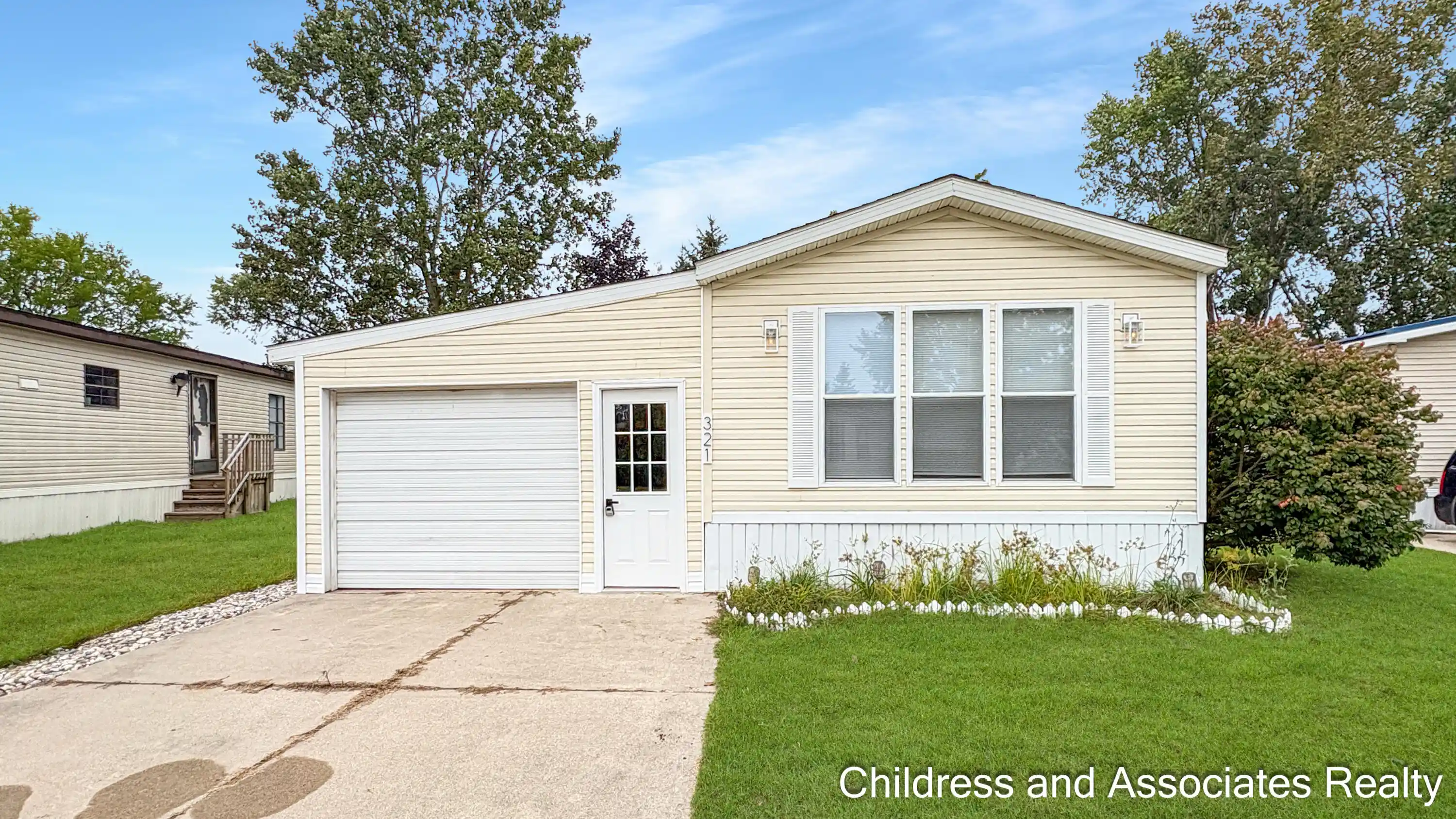 Single family home for sale at 321 Valley Oak Dr, Coopersville, MI 49404 | MLS# 65026049821