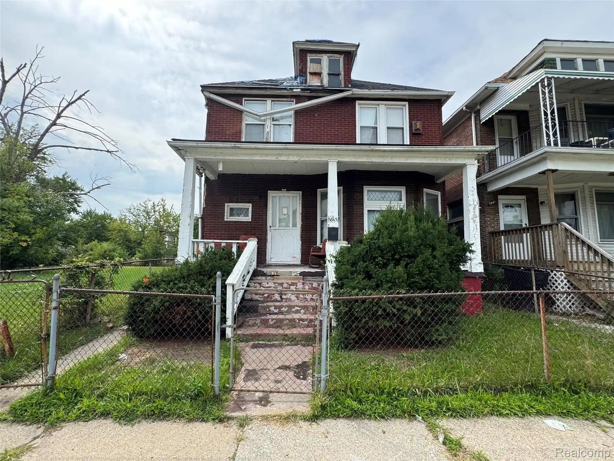 Photo 1 of Single family home for sale at 5843 Iroquois St, Detroit, MI 48213 | MLS# 20261075614 | Listing updated on 2026-10-19