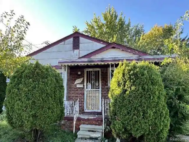 Photo 1 of Single family home for sale at 1148 Maurer Ave, Pontiac, MI 48342 | MLS# 20261075642 | Listing updated on 2026-09-19