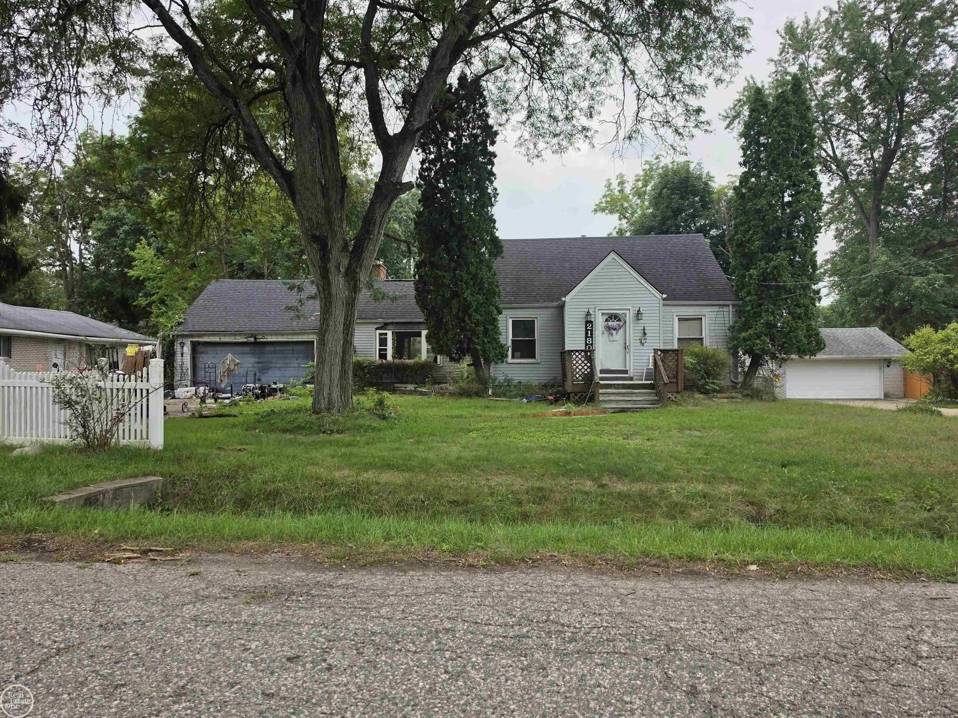 Photo 1 of Single family home for sale at 21801 Midway Ave, Southfield, MI 48075 | MLS# 58050222277 | Listing updated on 2026-10-16