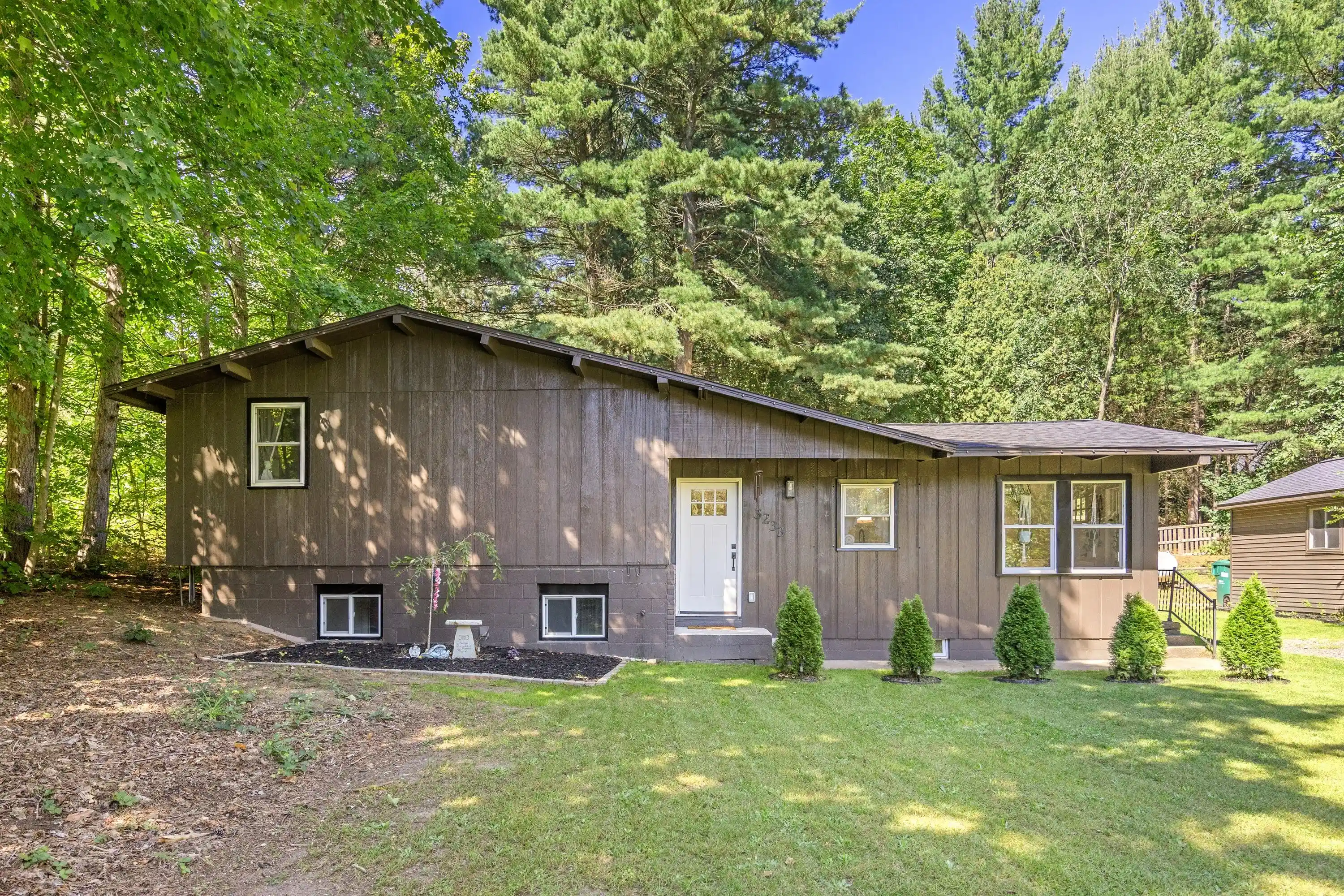 Photo 1 of Single family home for sale at 3233 13 Mile Rd Ne, Rockford, MI 49341 | MLS# 65026049912 | Listing updated on 2026-09-25