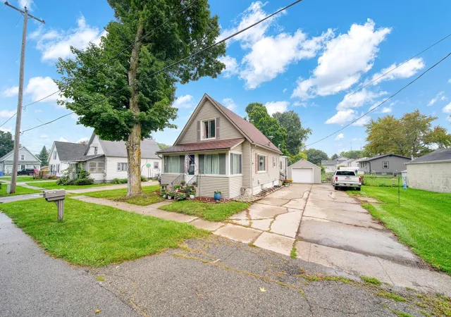 Photo 1 of Single family home for sale at 111 Greenleaf St, Onsted, MI 49265 | MLS# 55026049936 | Listing updated on 2026-10-29