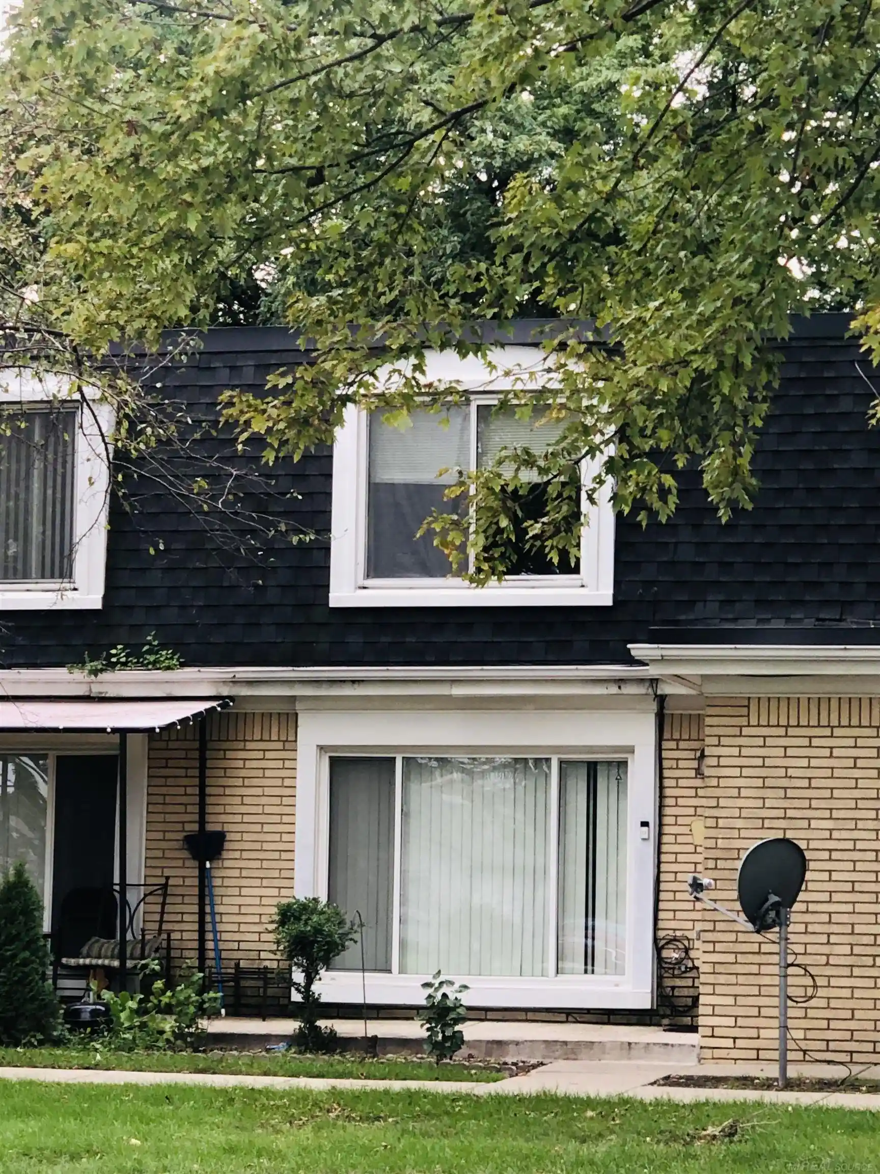 Photo 1 of Condo for sale at 29840 City Ctr #2 Dr, Warren, MI 48093 | MLS# 58050222306 | Listing updated on 2026-09-28