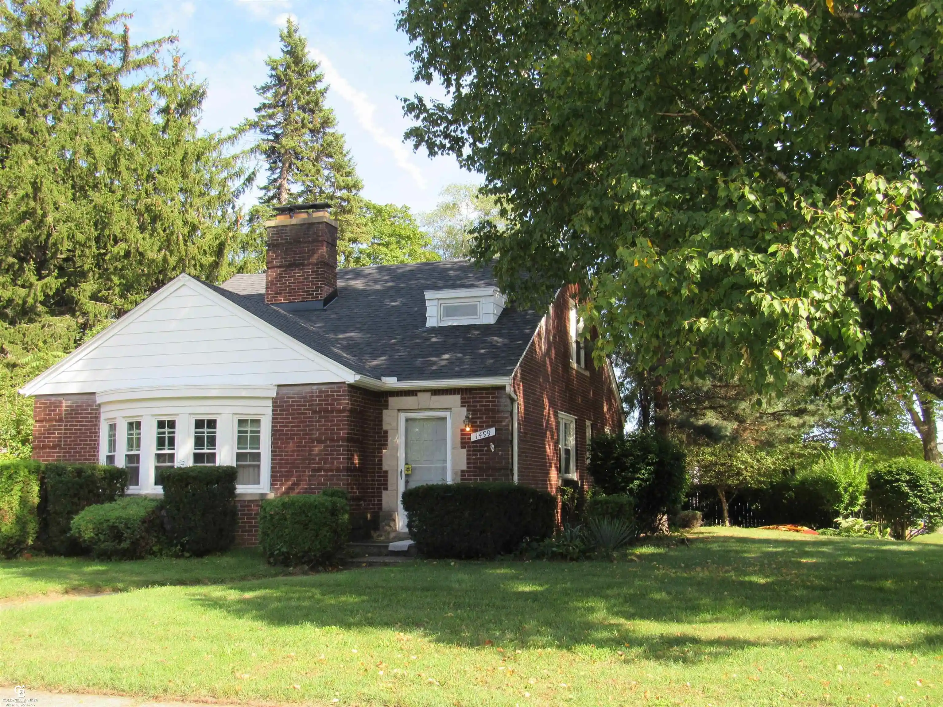 Photo 1 of Single family home for sale at 1499 Wellesley Dr, Mount Clemens, MI 48043 | MLS# 58050222321 | Listing updated on 2026-10-12