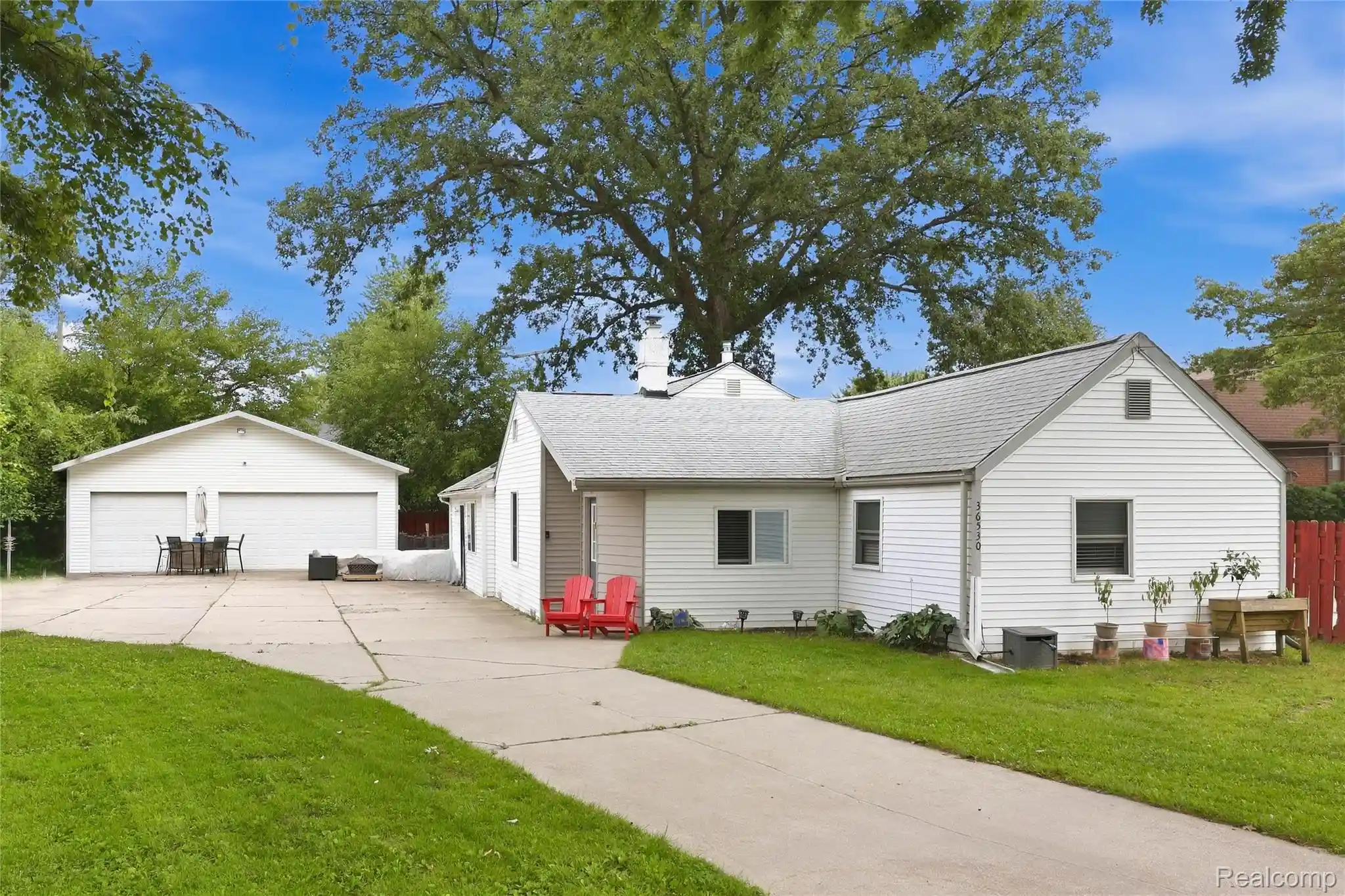 Photo 1 of Single family home for sale at 36530 Union Lake Rd, Harrison Township, MI 48045 | MLS# 20261075842 | Listing updated on 2026-10-17