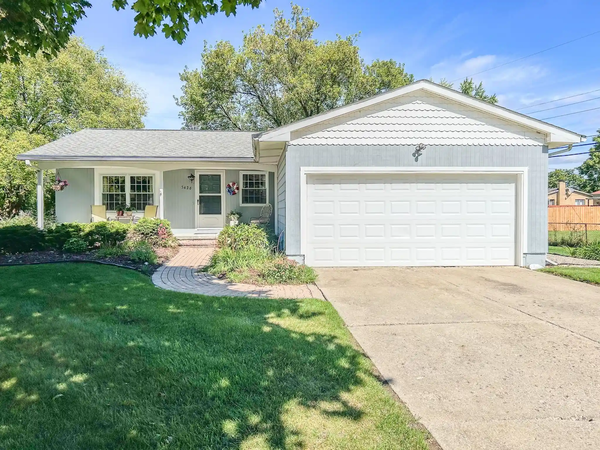 Photo 1 of Sale Pending at 5426 Meadowcrest Dr, Flint, MI 48532 | MLS# 5050222365 | Listing updated on 2026-10-01