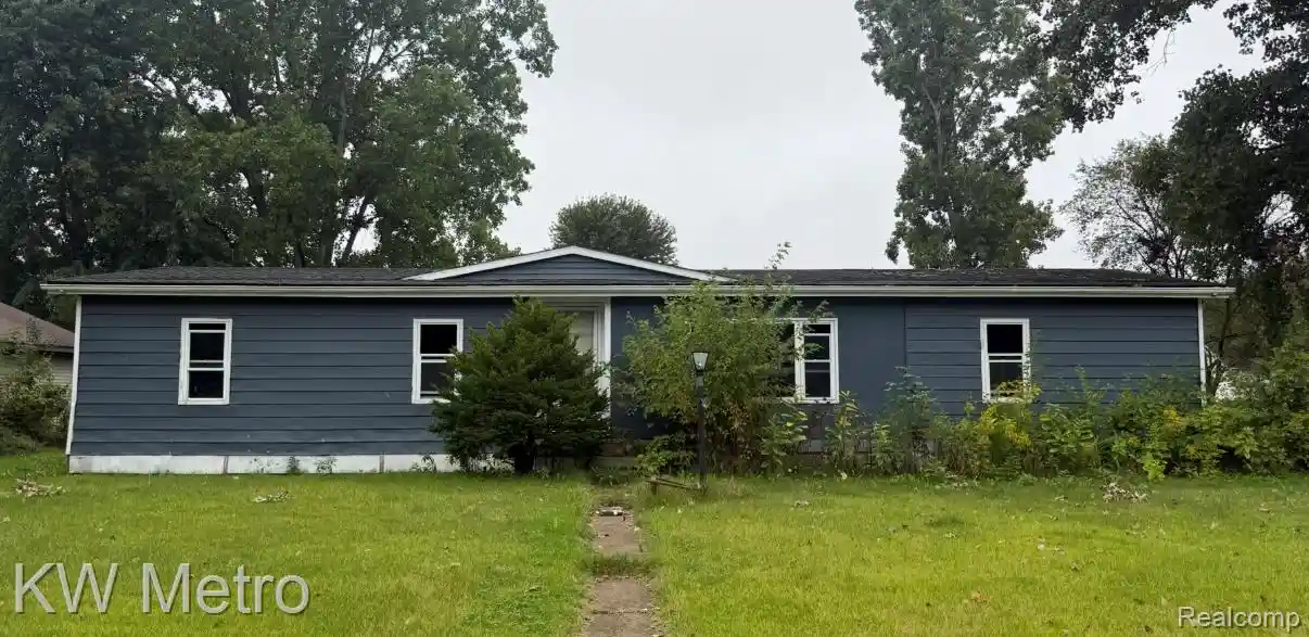 Photo 1 of Sale Pending at 5552 Cherokee Bnd, Howell, MI 48843 | MLS# 20261075890 | Listing updated on 2026-10-01