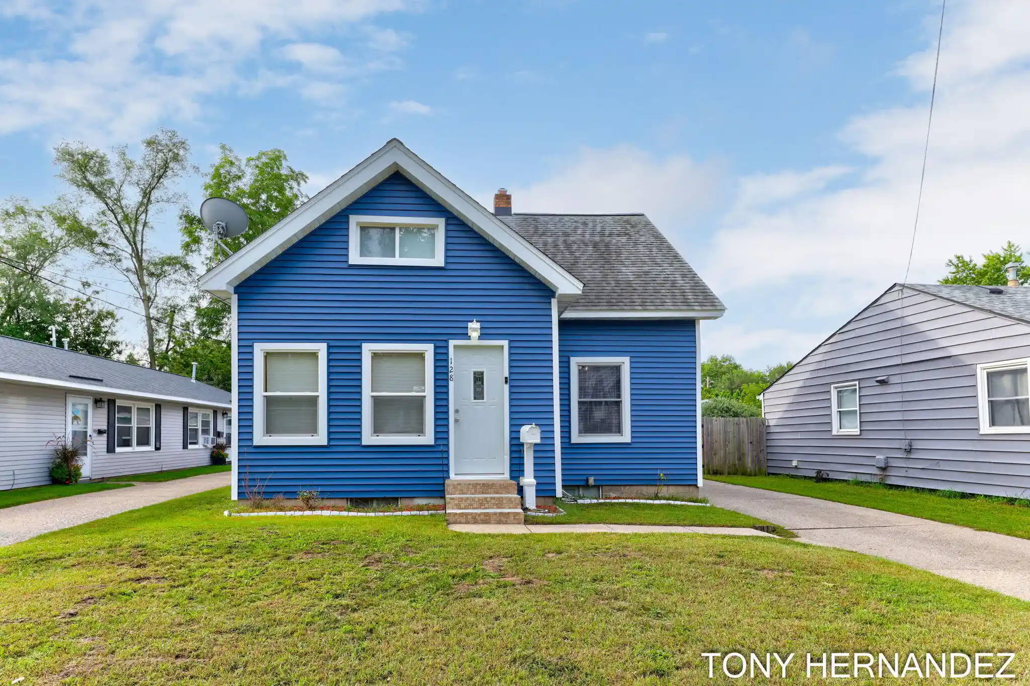 Photo 1 of Sale Pending at 128 Burt St Se, Grand Rapids, MI 49548 | MLS# 65026050094 | Listing updated on 2026-10-31