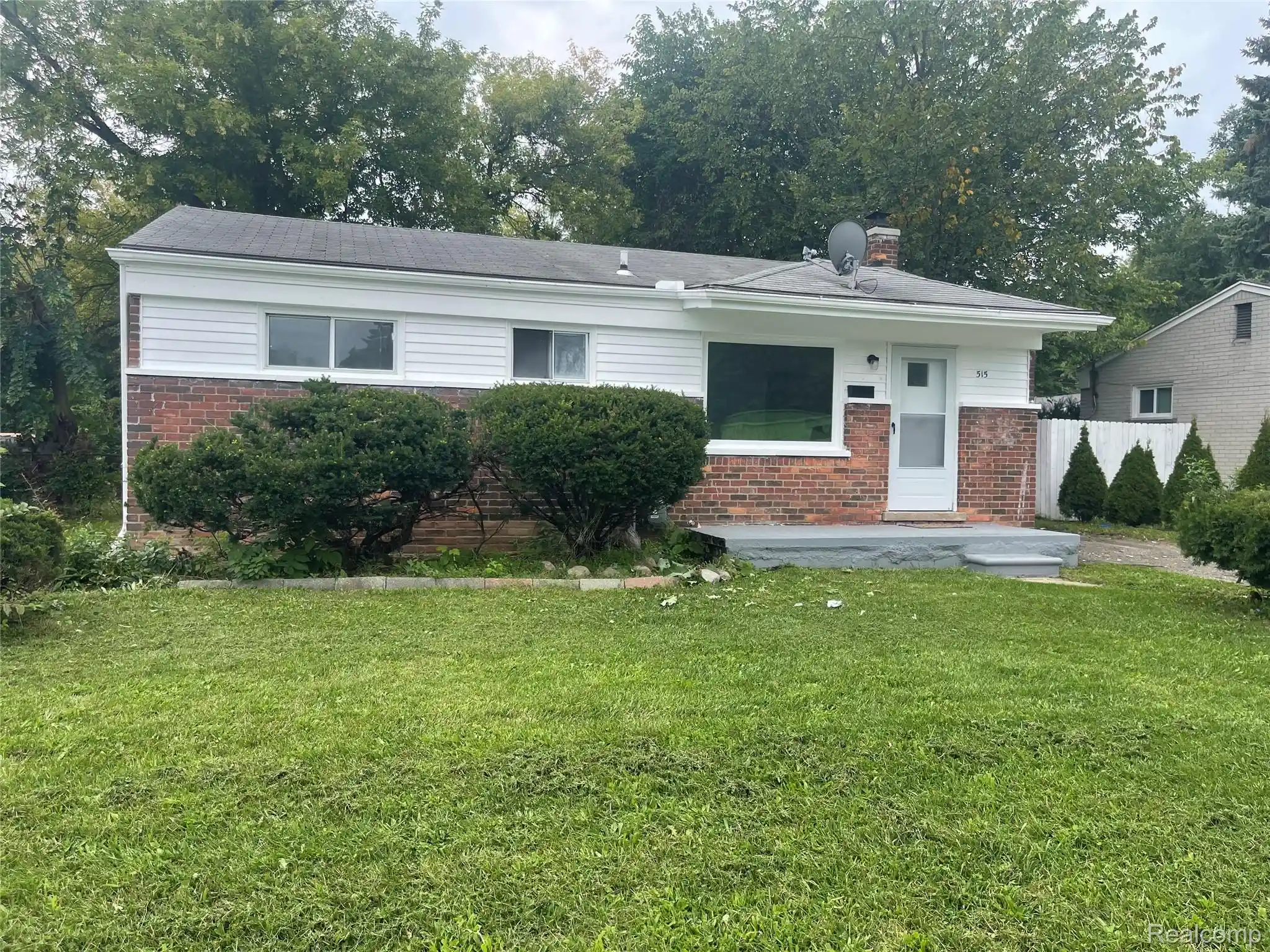 Photo 1 of Sale Pending at 515 Martin Luther King Jr Blvd N, Pontiac, MI 48342 | MLS# 20261075968 | Listing updated on 2026-10-02