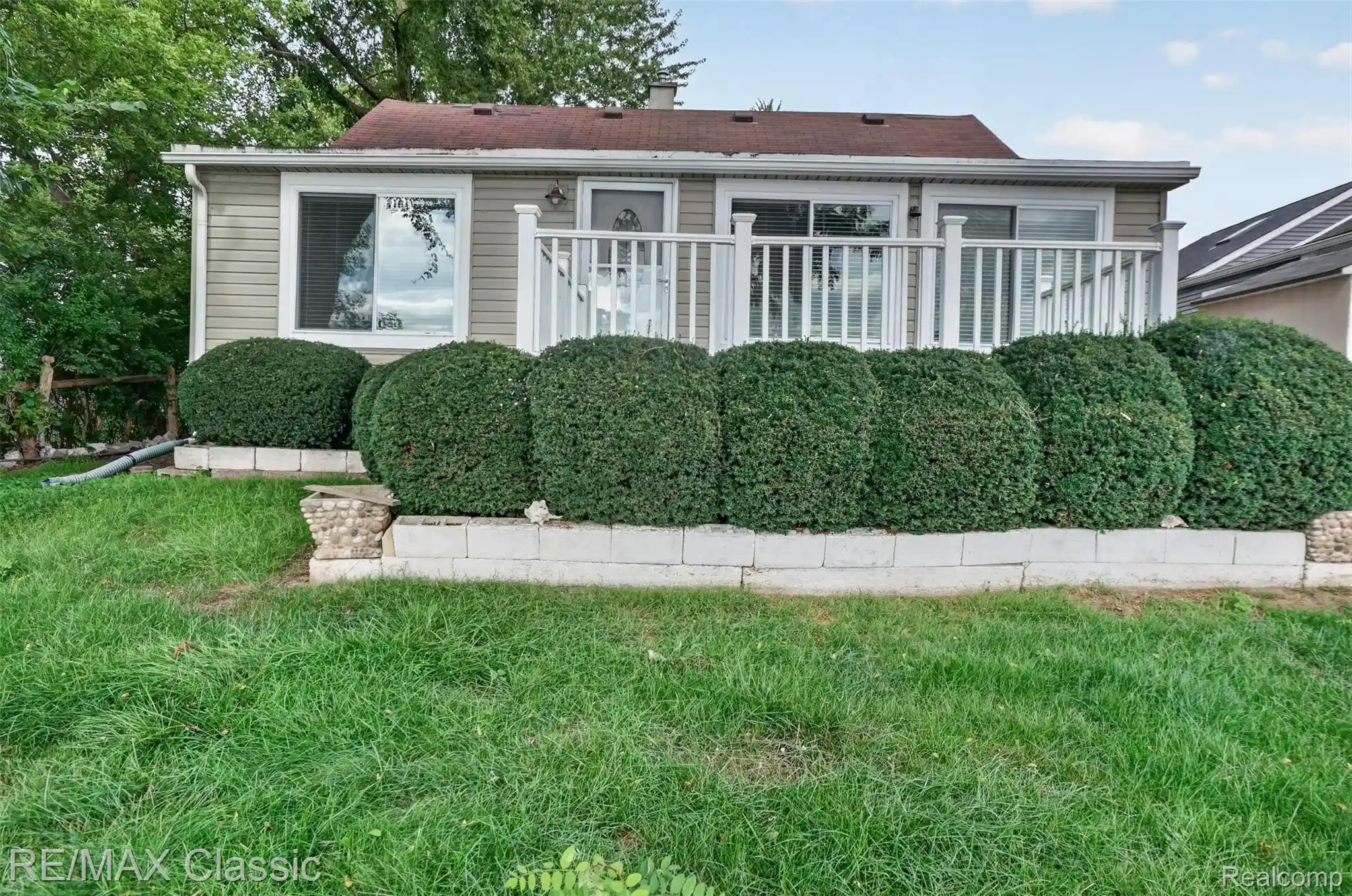 Photo 1 of Single family home for sale at 9385 Mandon Rd, White Lake, MI 48386 | MLS# 20261076248 | Listing updated on 2026-09-24