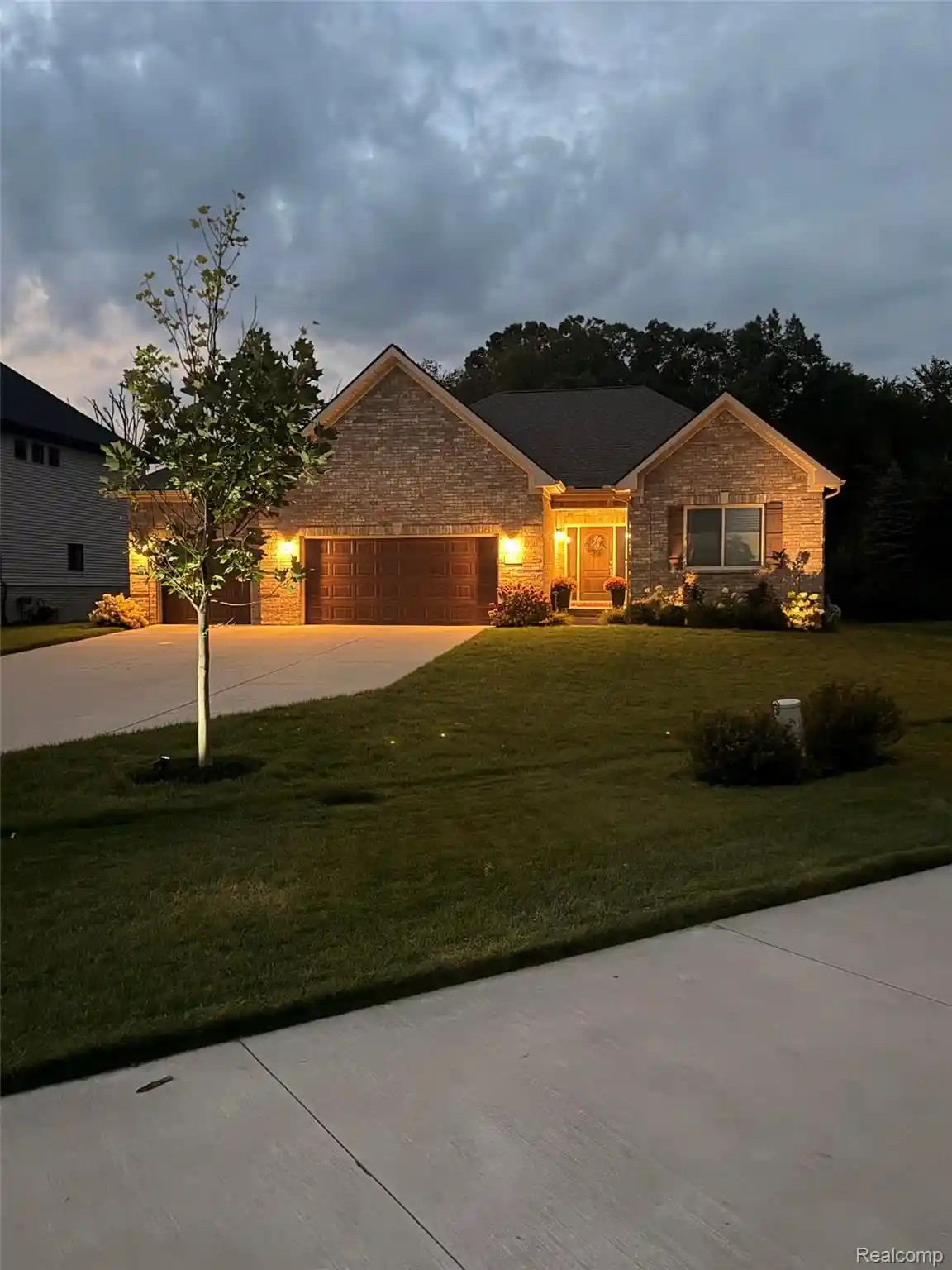 Photo 1 of Sale Pending at 3073 Waldon Meadows Dr, Lake Orion, MI 48359 | MLS# 20261076304 | Listing updated on 2026-09-28