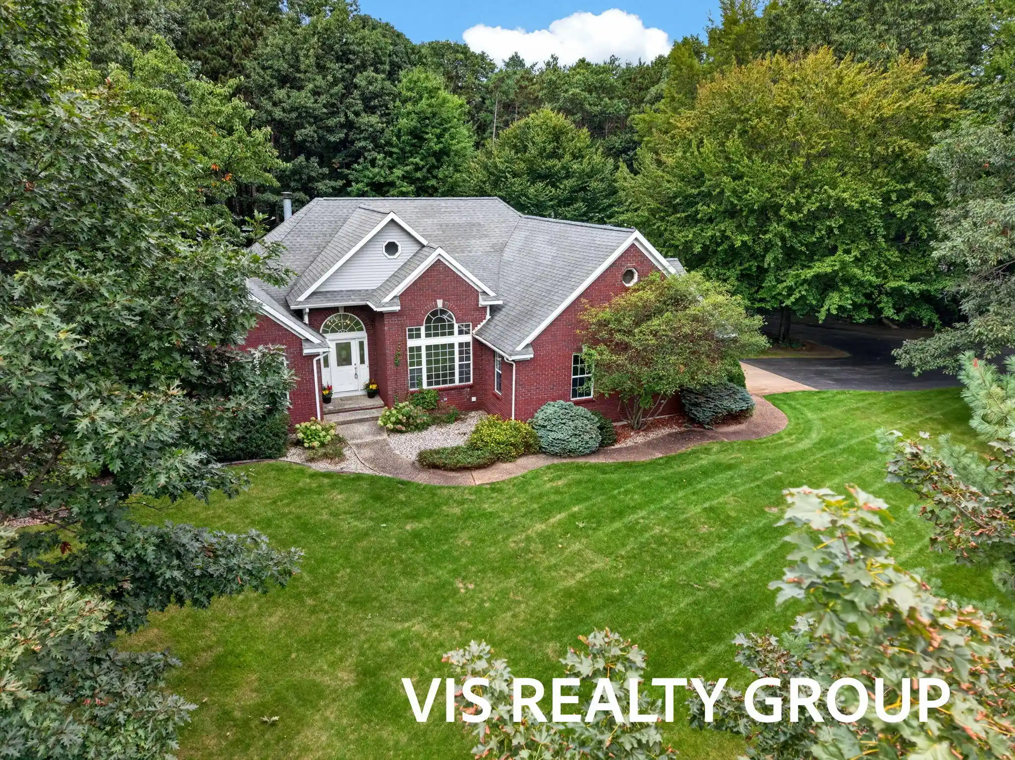 Photo 1 of Single family home for sale at 11625 Hidden Holw Dr, Grand Haven, MI 49417 | MLS# 71026050286 | Listing updated on 2026-10-13
