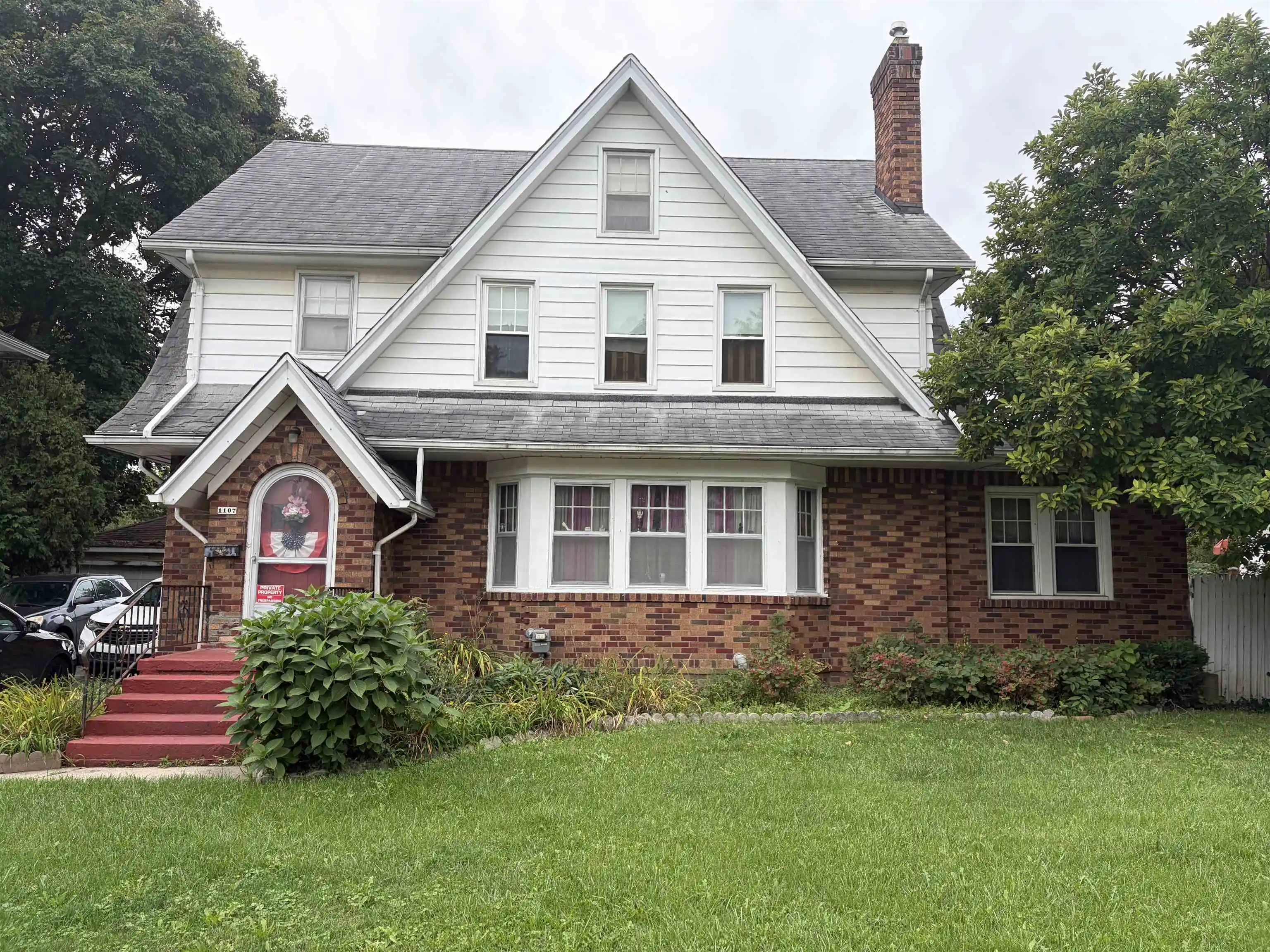 Photo 1 of Sale Pending at 1107 Welch Blvd, Flint, MI 48504 | MLS# 5050222515 | Listing updated on 2026-10-22