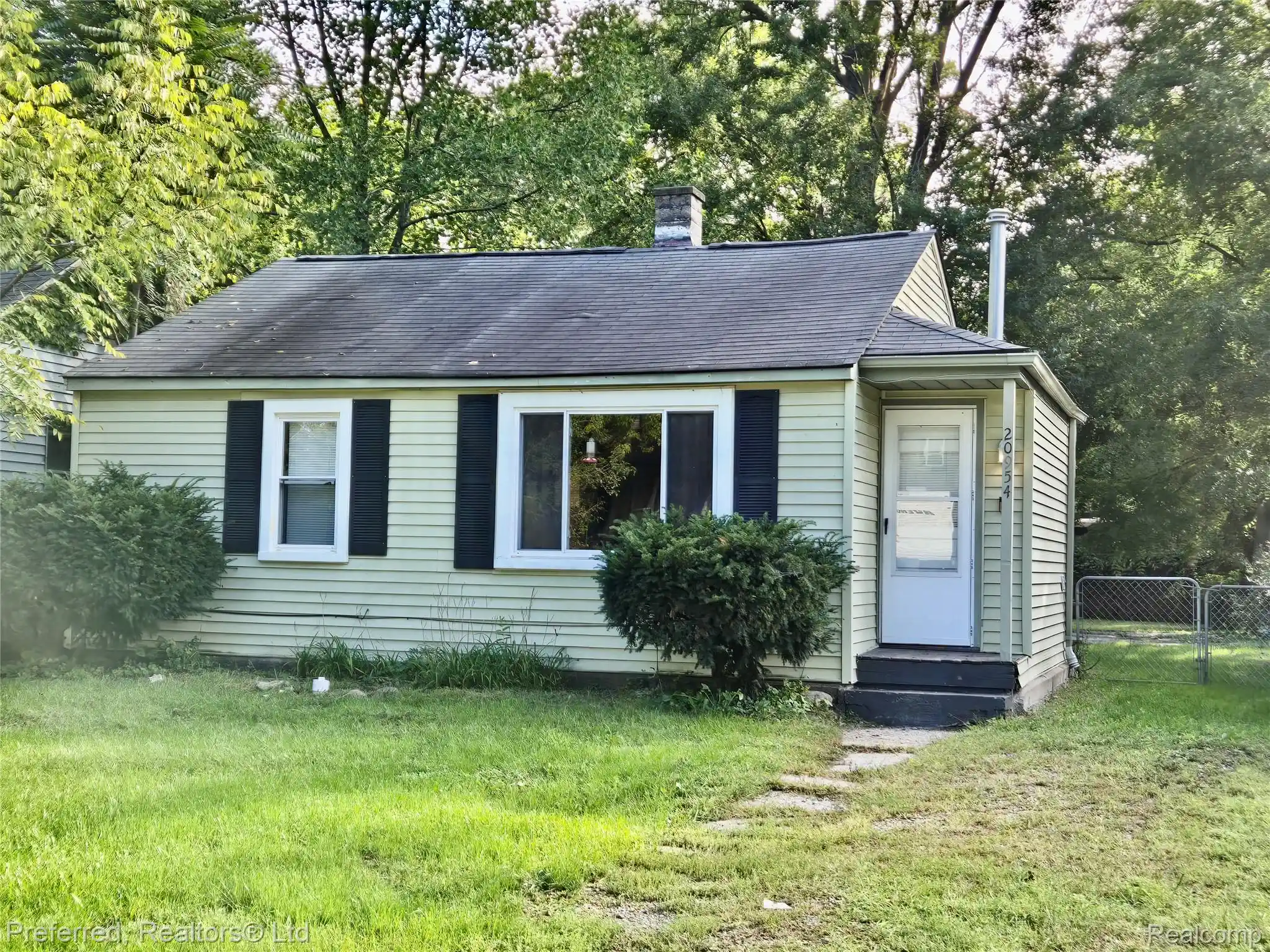 Photo 1 of Single family home for sale at 20954 Rensselaer St, Farmington, MI 48336 | MLS# 20261076534 | Listing updated on 2026-10-17