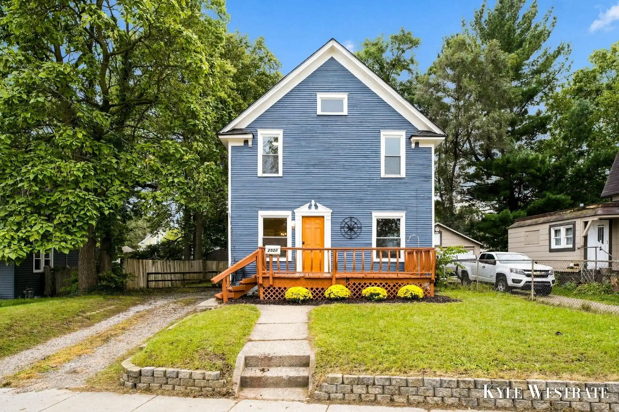 Photo 1 of Single family home for sale at 2928 Coit Ave Ne, Grand Rapids, MI 49505 | MLS# 65026050414 | Listing updated on 2026-10-12