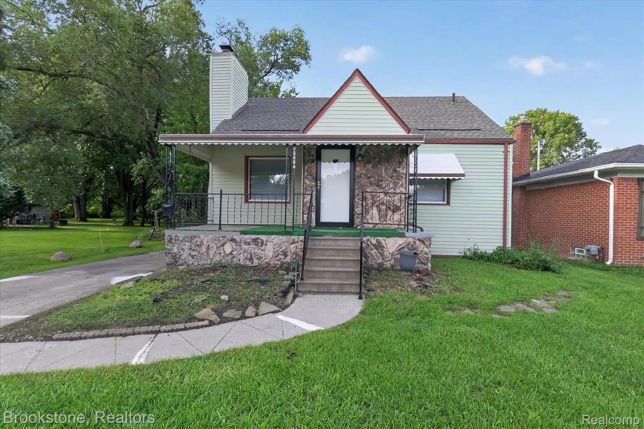 Photo 1 of Single family home for sale at 19064 Toepfer Dr, Eastpointe, MI 48021 | MLS# 20261076603 | Listing updated on 2026-09-24