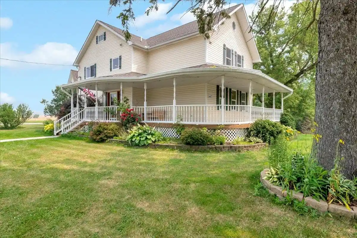 Photo 1 of Single family home for sale at 4320 Keewahdin Rd, Fort Gratiot, MI 48059 | MLS# 58050222619 | Listing updated on 2026-10-21