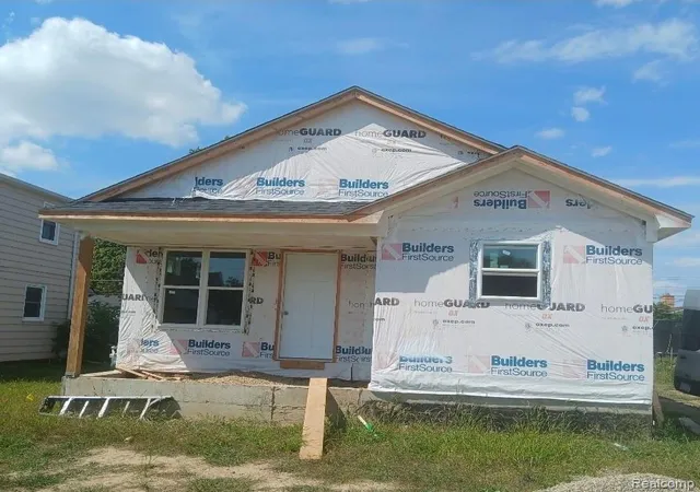 Photo 1 of Single family home for sale at 28235 Felician St, Roseville, MI 48066 | MLS# 20261076711 | Listing updated on 2026-10-28