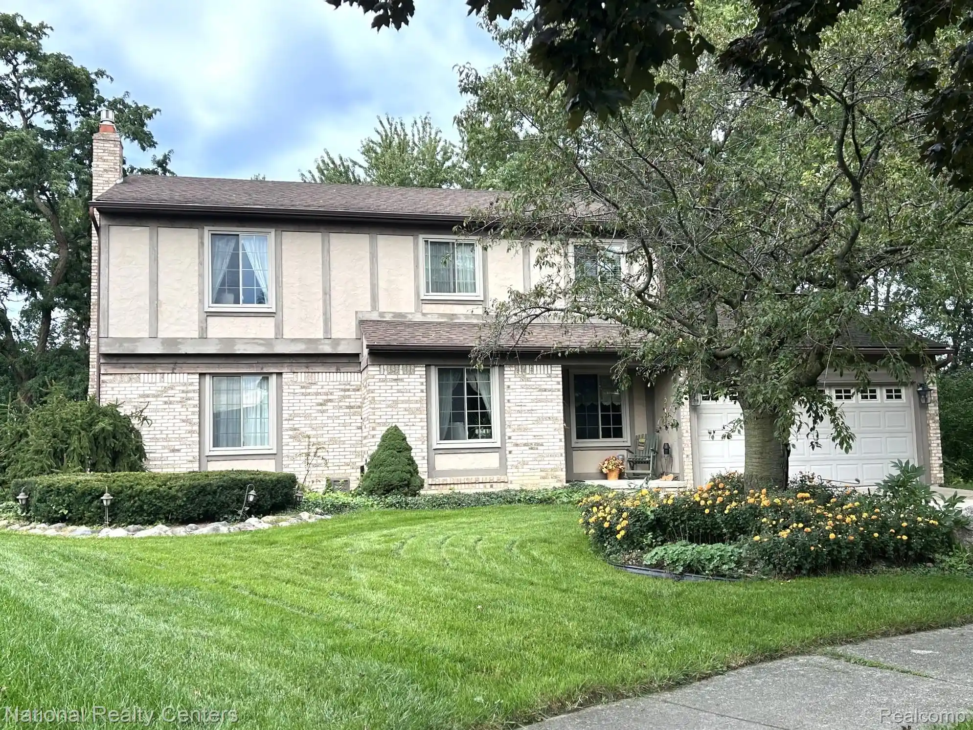 Photo 1 of Single family home for sale at 38630 Meeting House Ln, Livonia, MI 48154 | MLS# 20261076726 | Listing updated on 2026-10-12