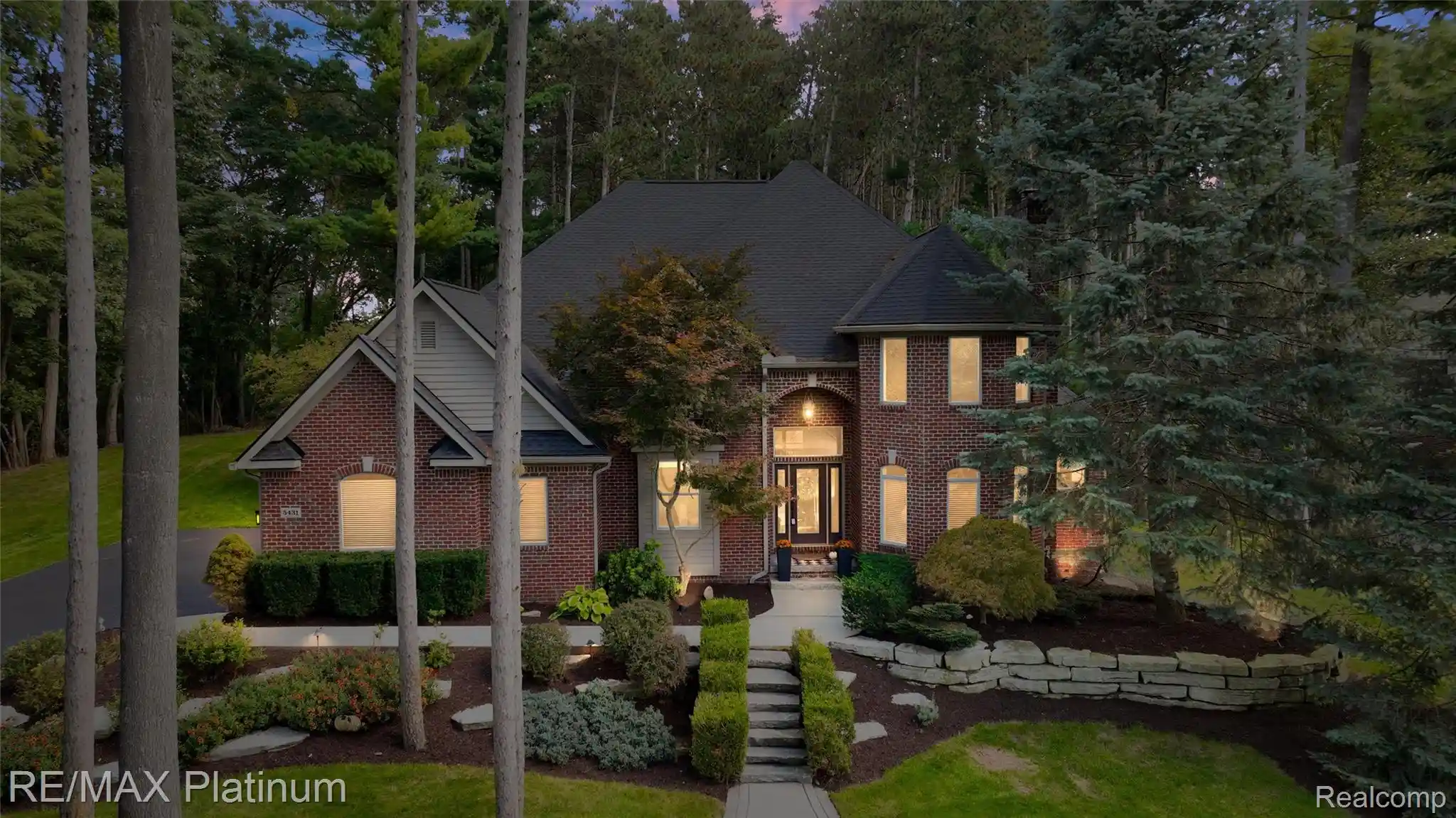 Photo 1 of Single family home for sale at 5431 Arbor Bay Dr, Brighton, MI 48116 | MLS# 20261076727 | Listing updated on 2026-10-17